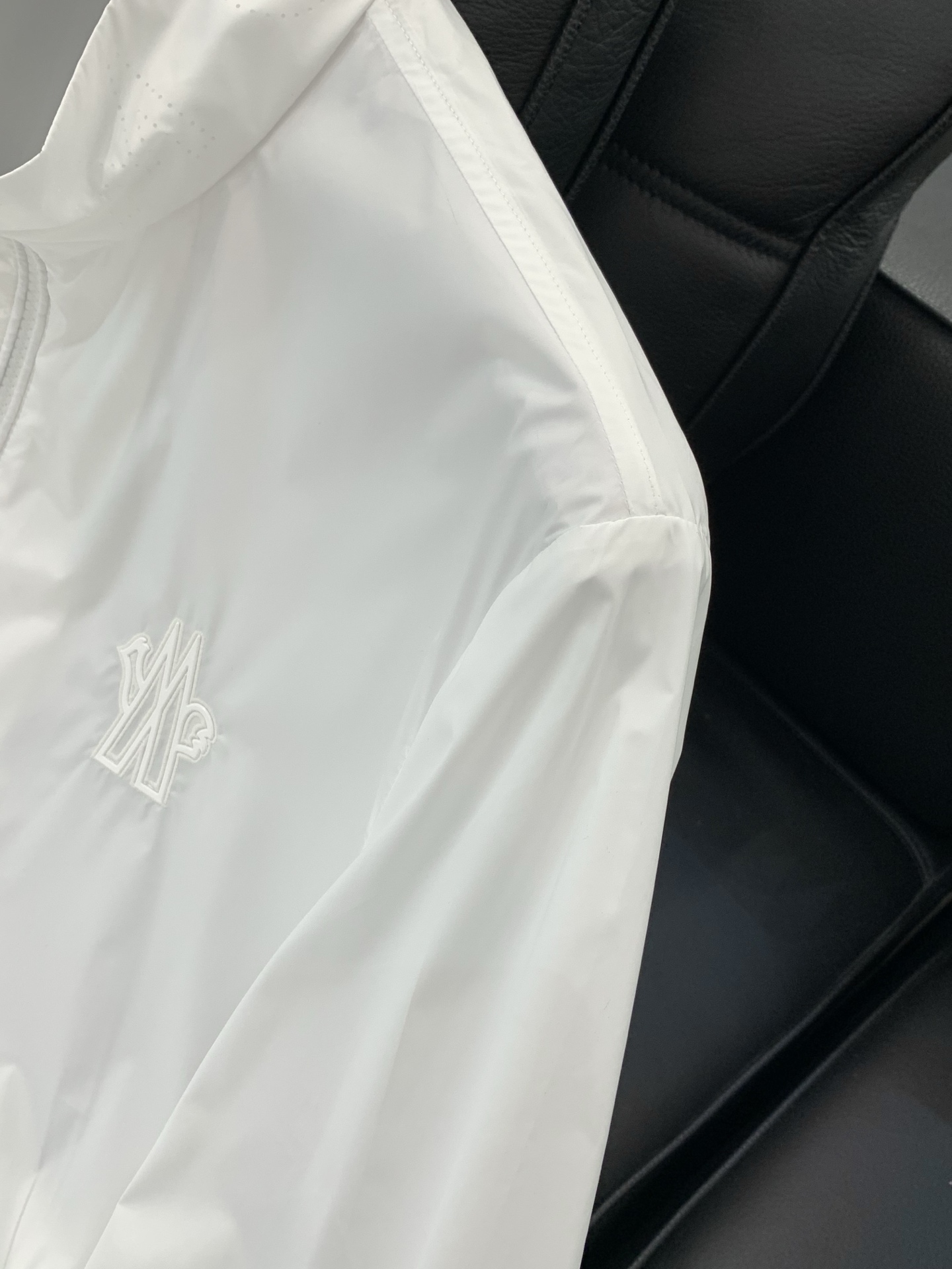 ，Moncler 蒙口，2026春季最新品，专柜同步有售，原单狠货，时尚休闲立领夹克外套，上身舒适！吸睛