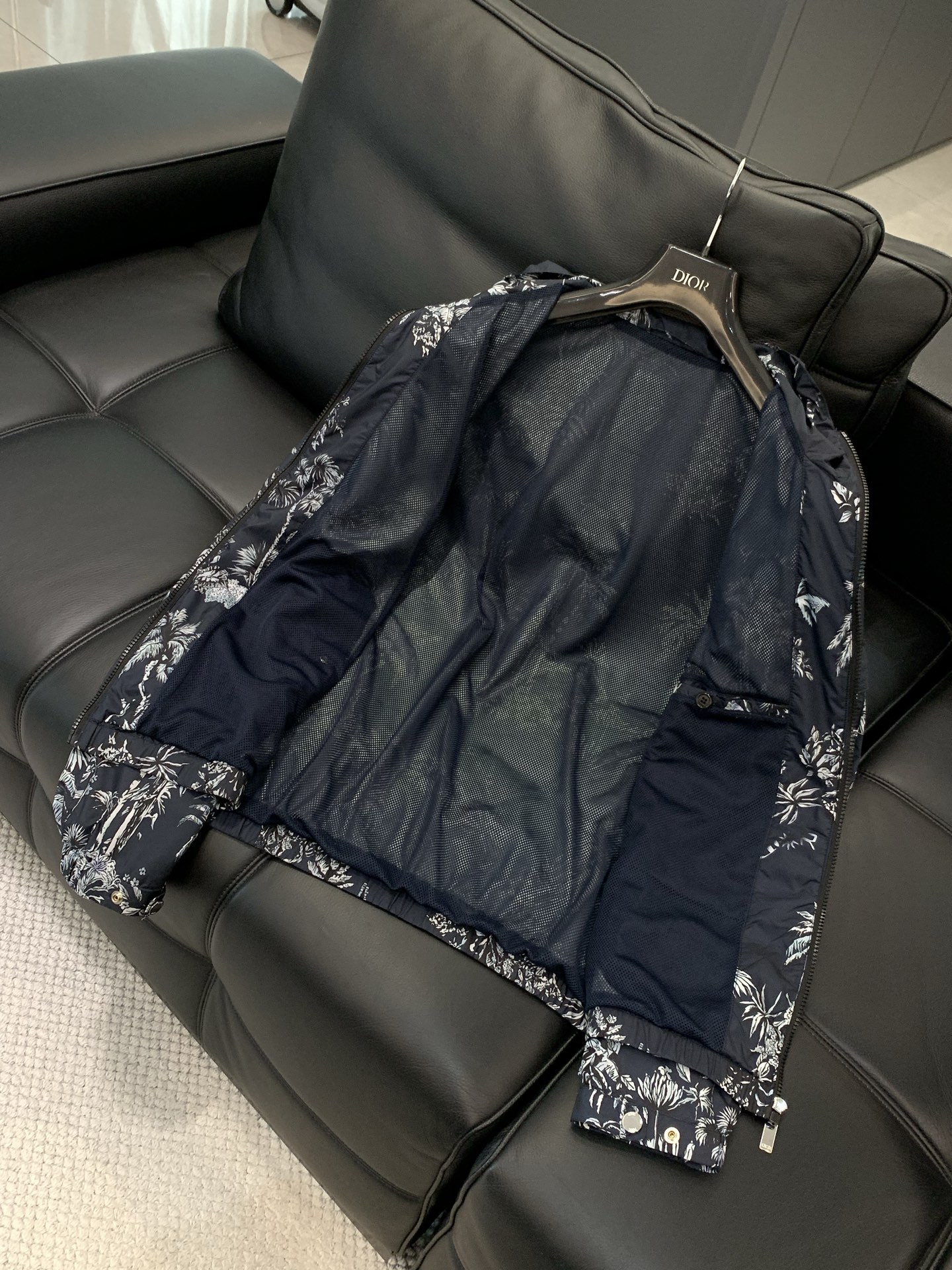 ，Dior 迪奥， 2026春季新品，专柜同步有售，简约时尚休闲连帽夹克外套，原版进口面料，舒适透气，顶