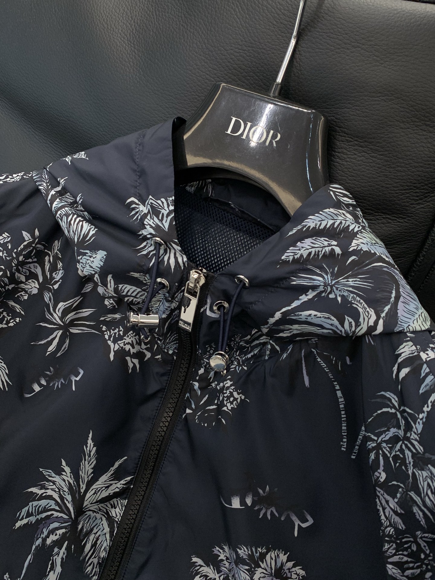 ，Dior 迪奥， 2026春季新品，专柜同步有售，简约时尚休闲连帽夹克外套，原版进口面料，舒适透气，顶