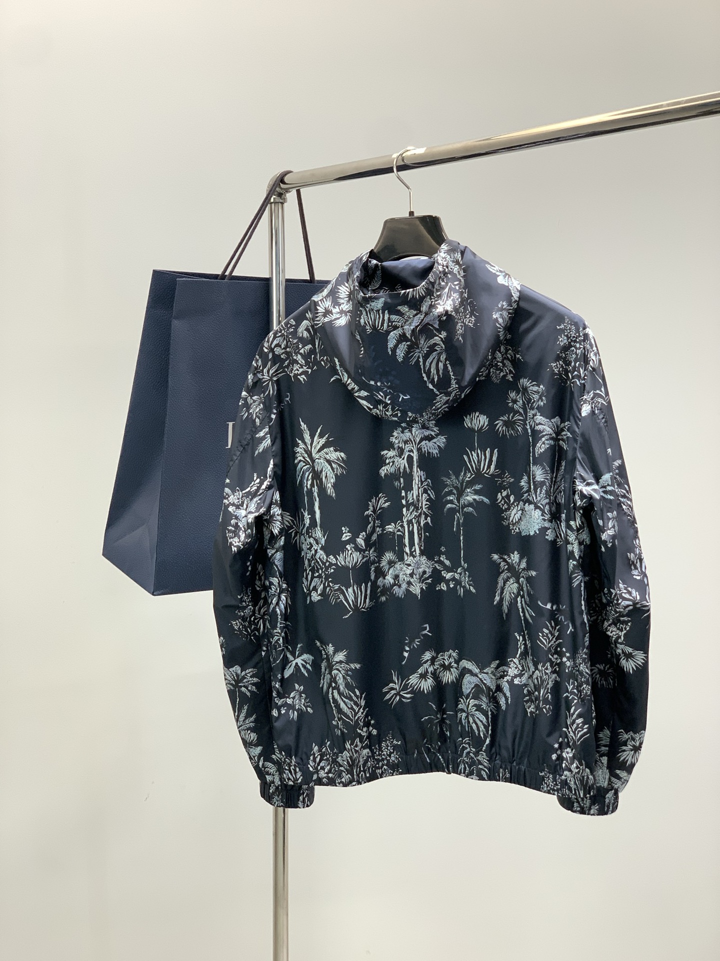 ，Dior 迪奥， 2026春季新品，专柜同步有售，简约时尚休闲连帽夹克外套，原版进口面料，舒适透气，顶