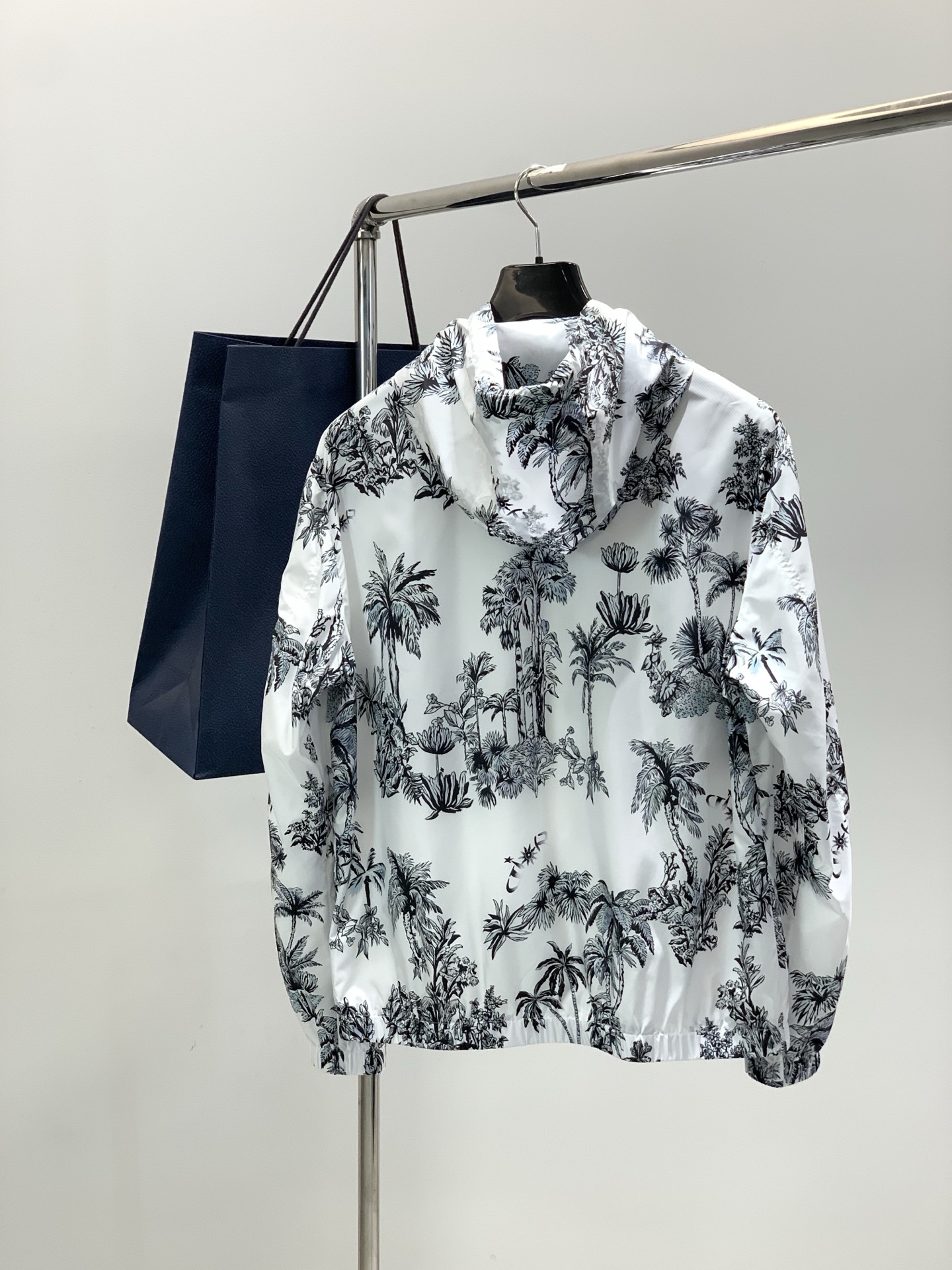 ，Dior 迪奥， 2026春季新品，专柜同步有售，简约时尚休闲连帽夹克外套，原版进口面料，舒适透气，顶