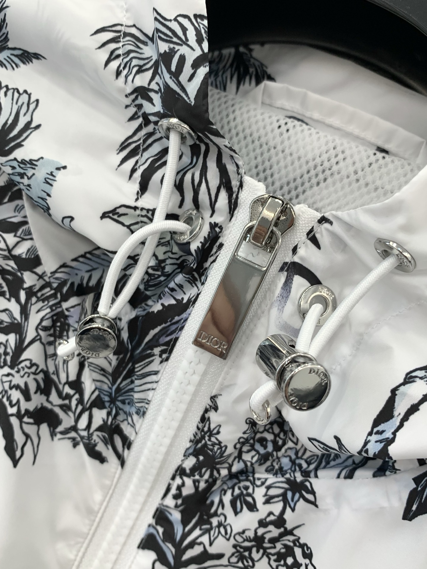 ，Dior 迪奥， 2026春季新品，专柜同步有售，简约时尚休闲连帽夹克外套，原版进口面料，舒适透气，顶