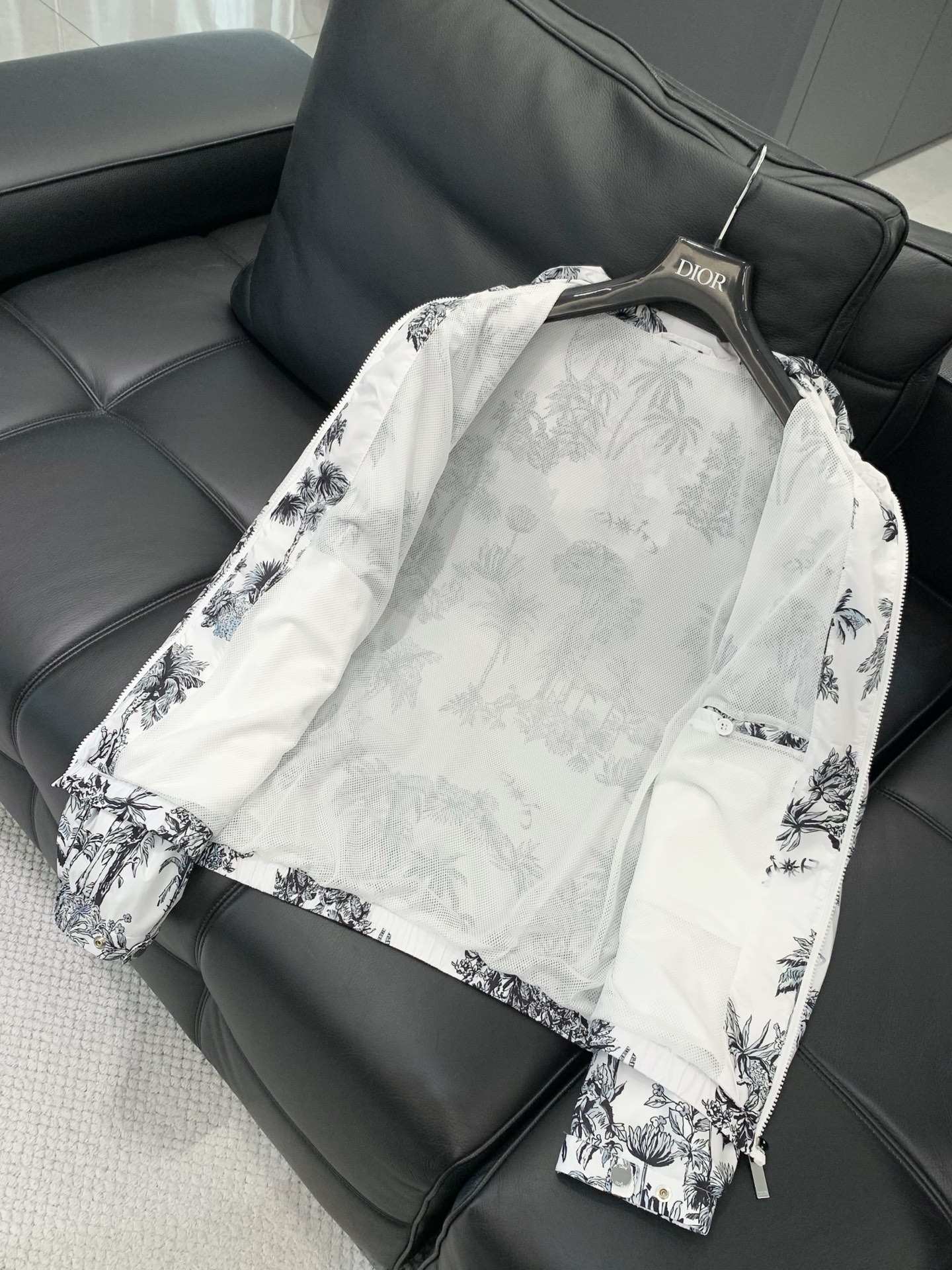 ，Dior 迪奥， 2026春季新品，专柜同步有售，简约时尚休闲连帽夹克外套，原版进口面料，舒适透气，顶