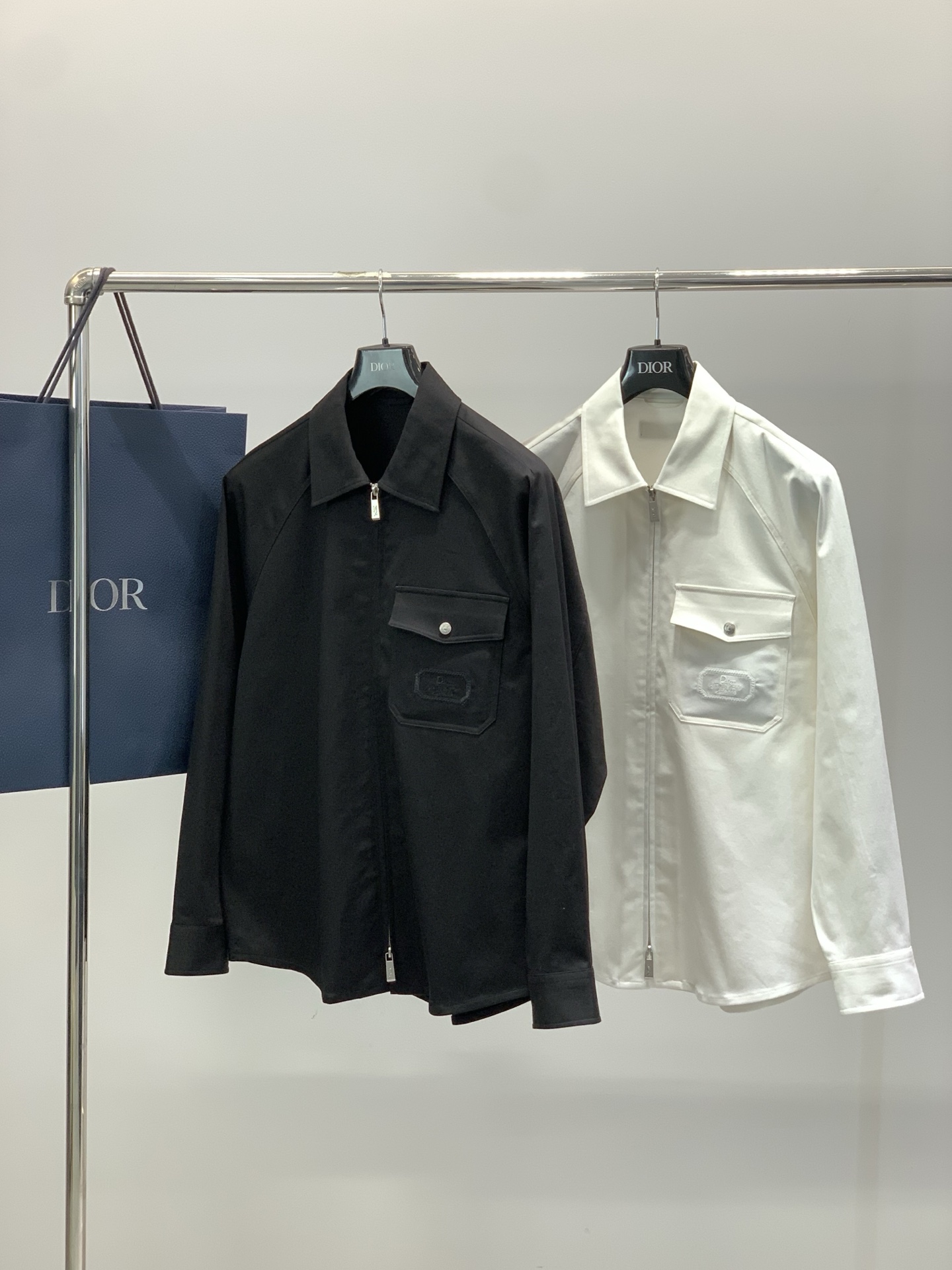 ，Dior 迪奥， 2026春季新品，专柜同步有售，简约时尚休闲翻领外套，原版进口面料，舒适透气，顶级刺