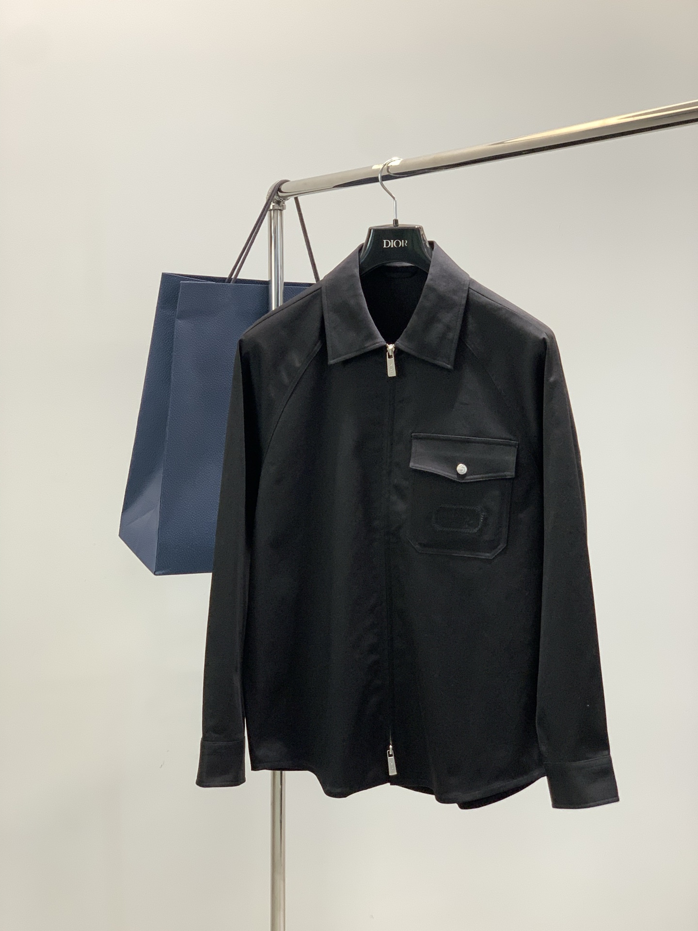 ，Dior 迪奥， 2026春季新品，专柜同步有售，简约时尚休闲翻领外套，原版进口面料，舒适透气，顶级刺