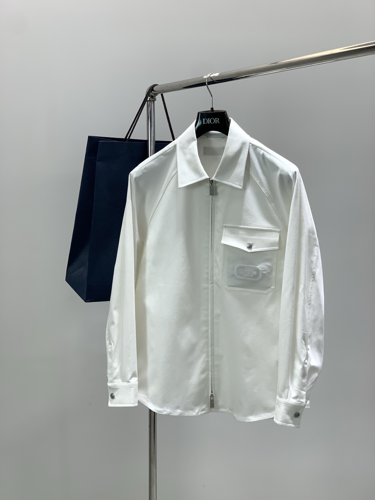 ，Dior 迪奥， 2026春季新品，专柜同步有售，简约时尚休闲翻领外套，原版进口面料，舒适透气，顶级刺