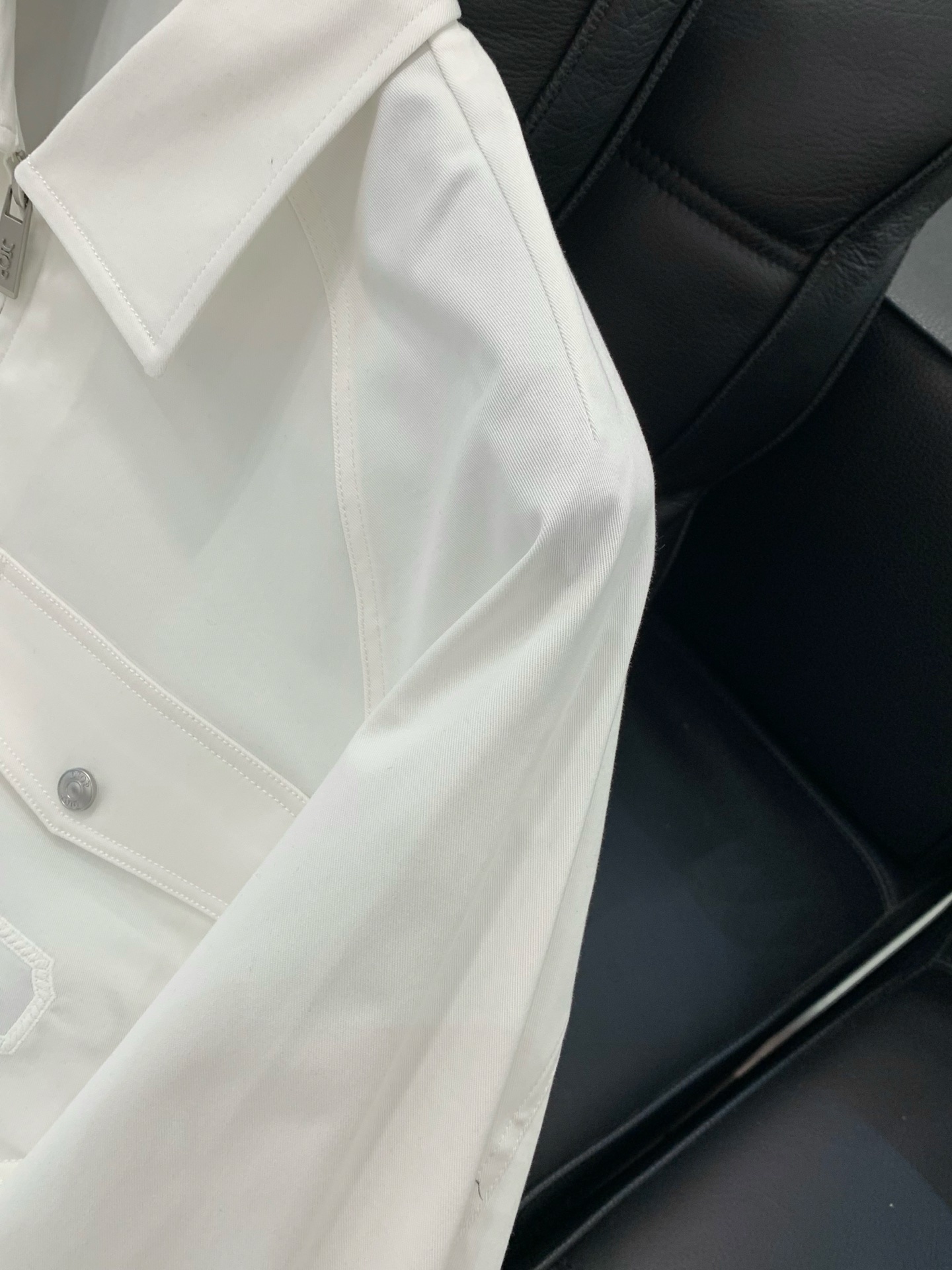 ，Dior 迪奥， 2026春季新品，专柜同步有售，简约时尚休闲翻领外套，原版进口面料，舒适透气，顶级刺