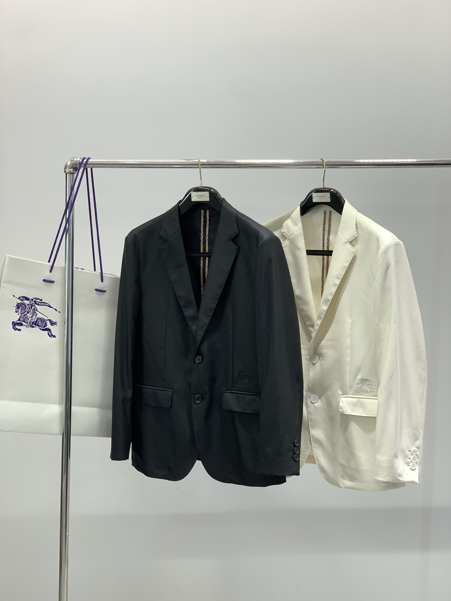 ，Burberry 巴宝莉，2026春季最新品，专柜同步有售，原单狠货，时尚休闲西装外套，进口原版面料，