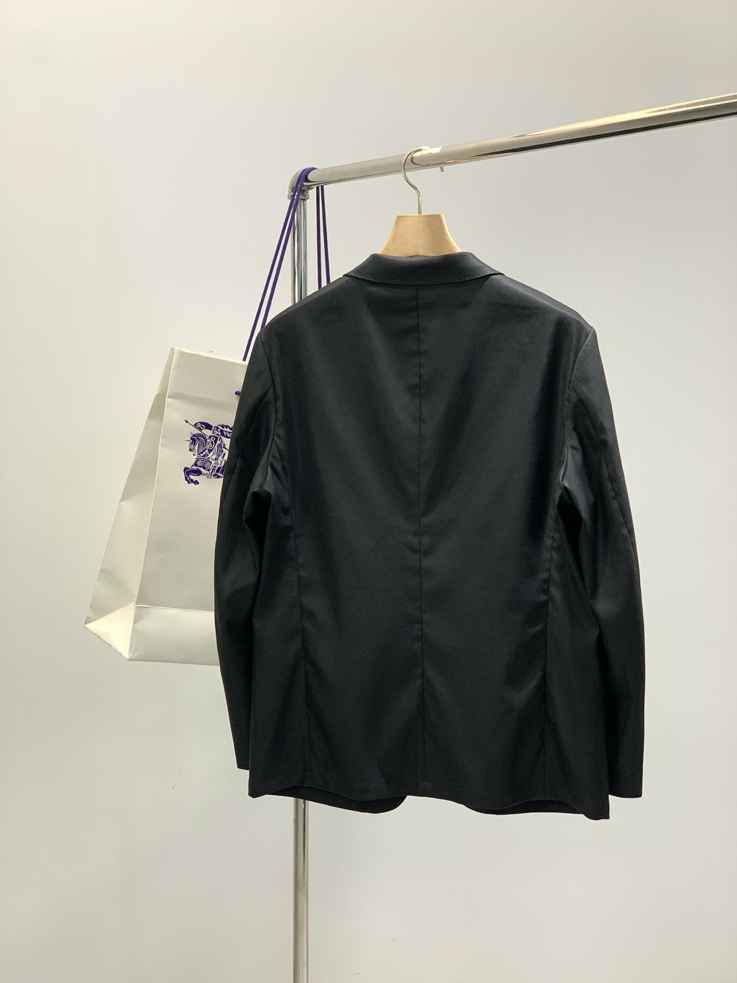 ，Burberry 巴宝莉，2026春季最新品，专柜同步有售，原单狠货，时尚休闲西装外套，进口原版面料，