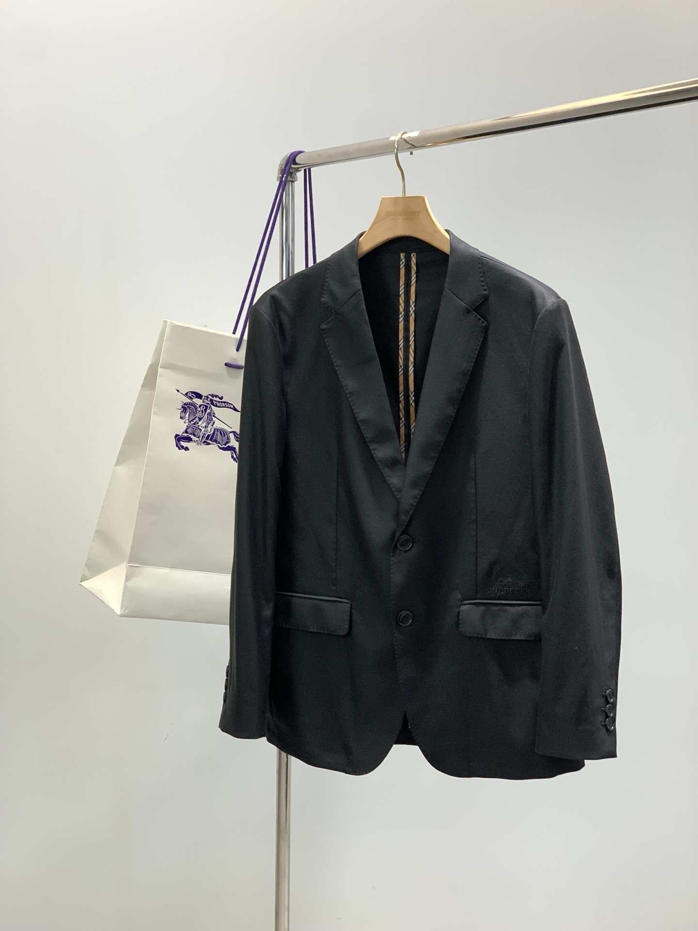 ，Burberry 巴宝莉，2026春季最新品，专柜同步有售，原单狠货，时尚休闲西装外套，进口原版面料，