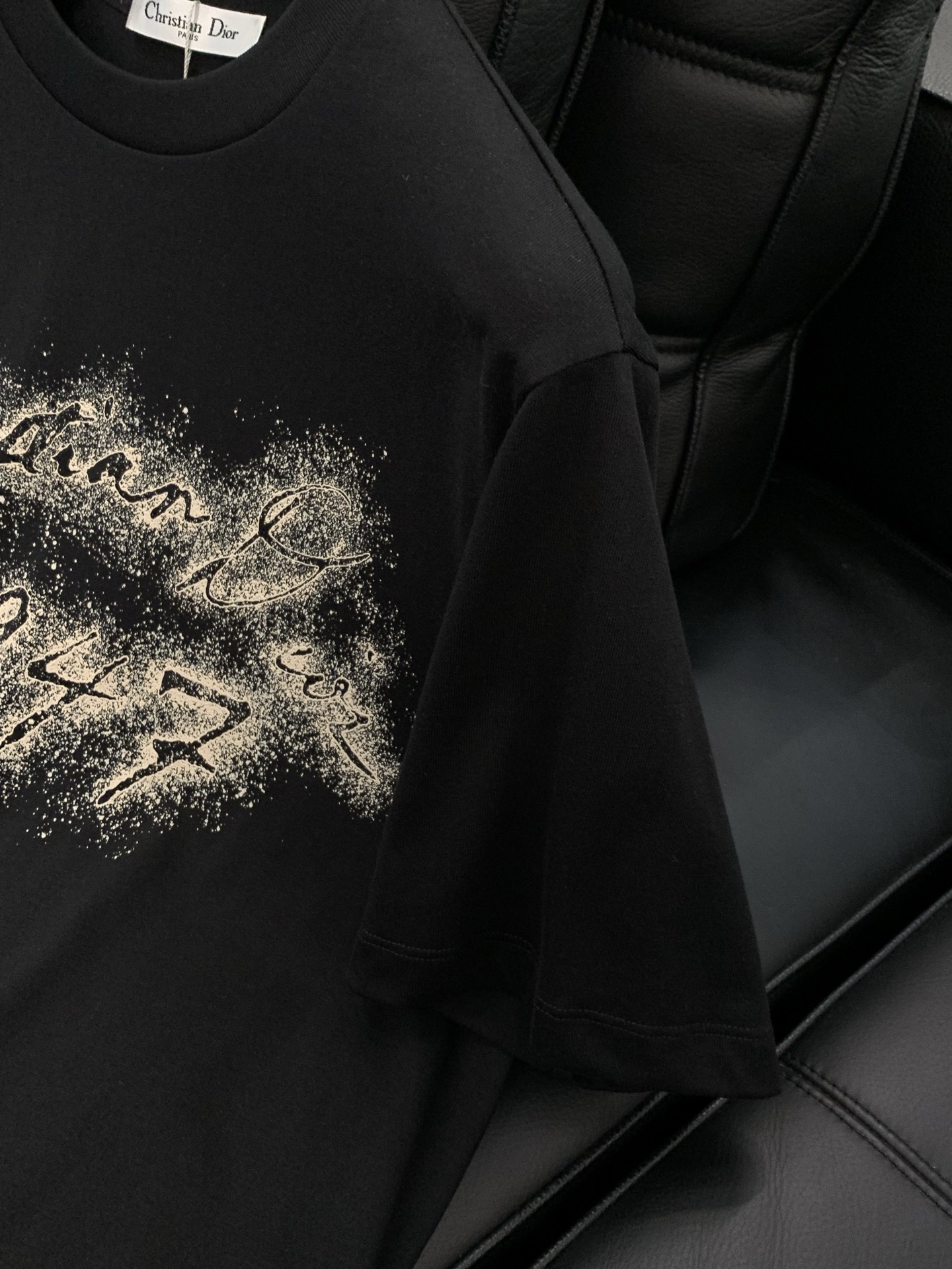 ，Dior 迪奥， 2026春夏新品，专柜同步有售，简约时尚休闲圆领短袖T恤，原版进口面料，舒适透气，顶