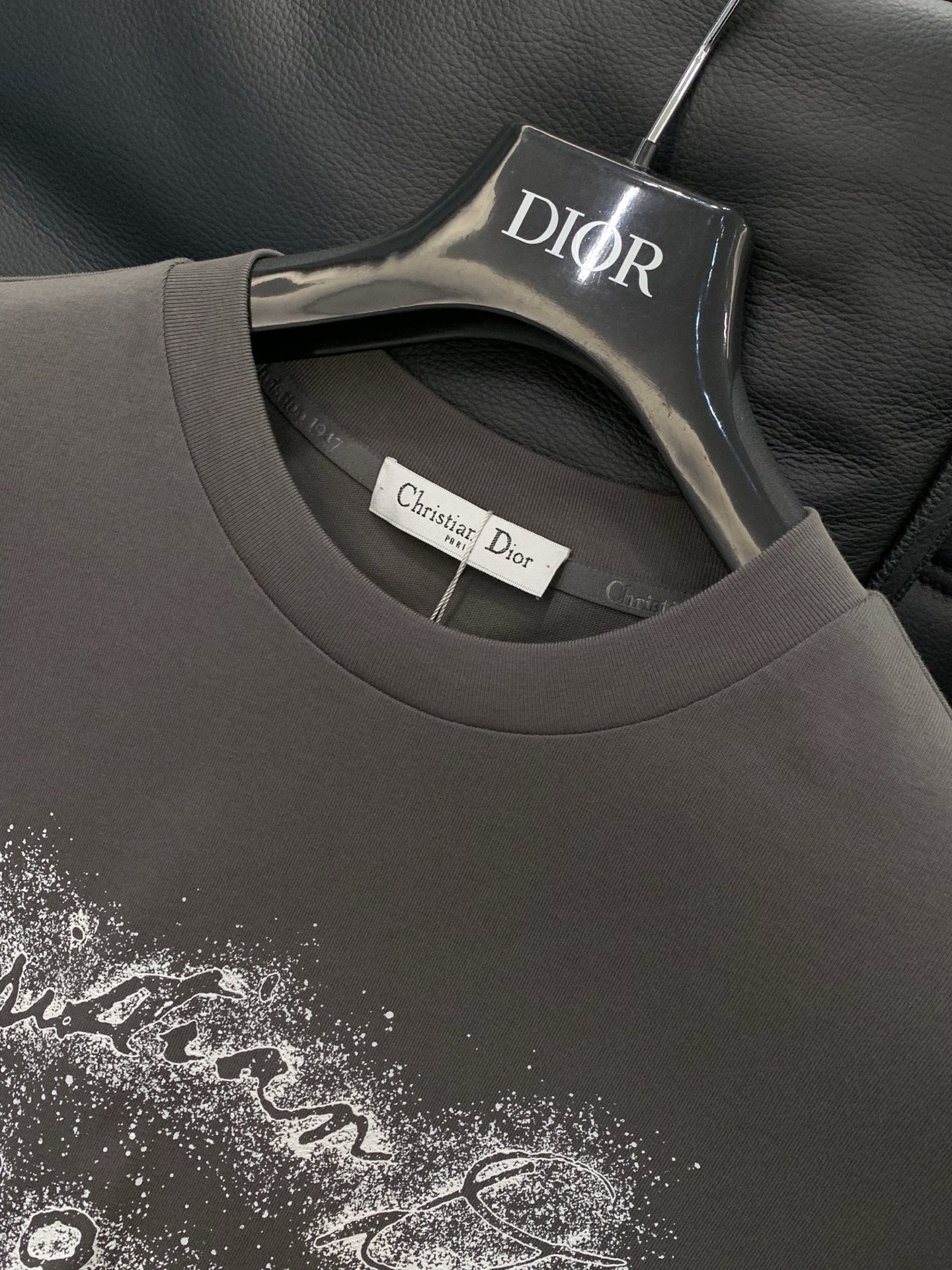 ，Dior 迪奥， 2026春夏新品，专柜同步有售，简约时尚休闲圆领短袖T恤，原版进口面料，舒适透气，顶