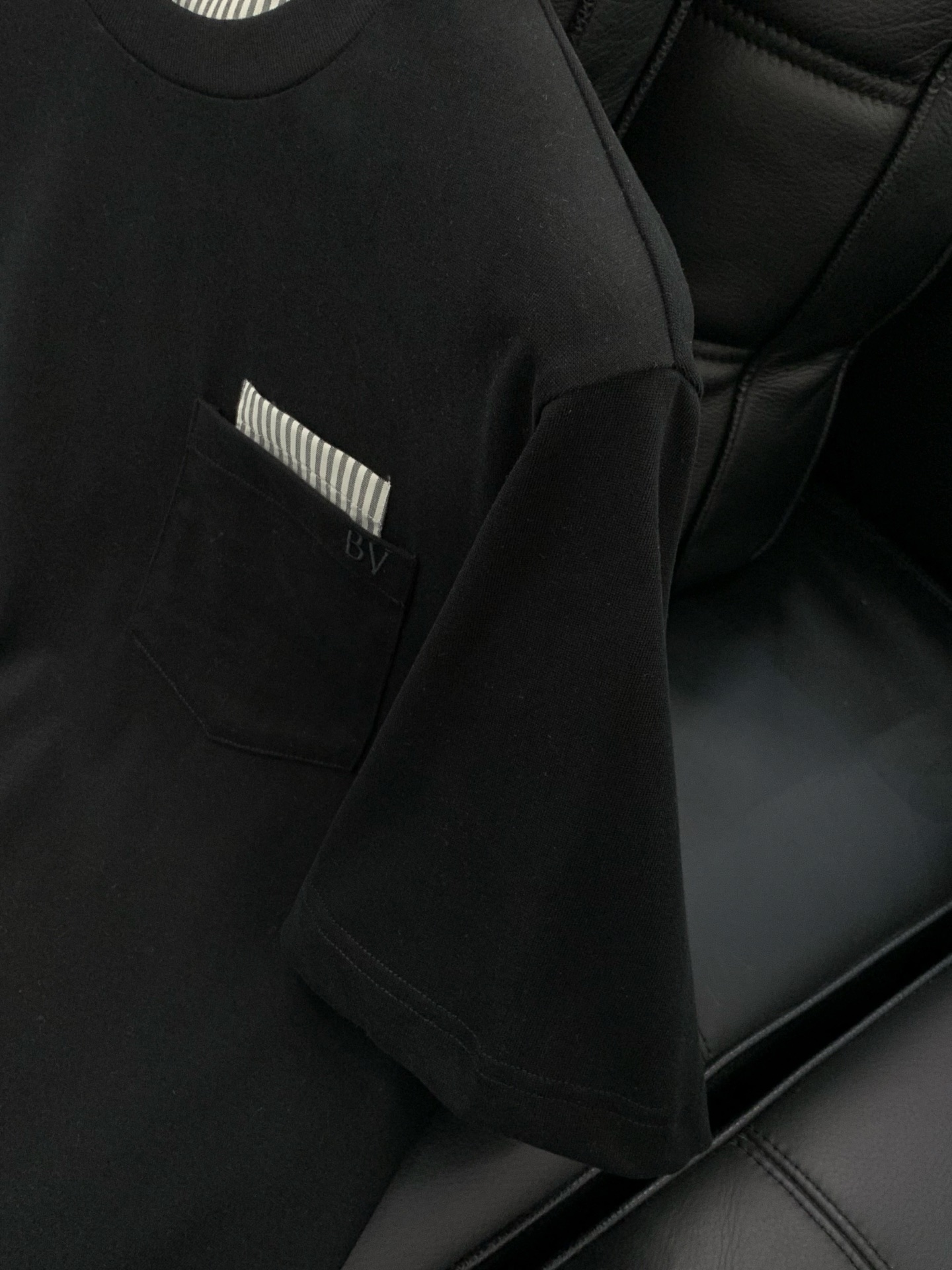 ，Bottega Veneta 葆蝶家，2026春夏新品，时尚休闲圆领短袖T恤，专柜同步有售，原单狠货，