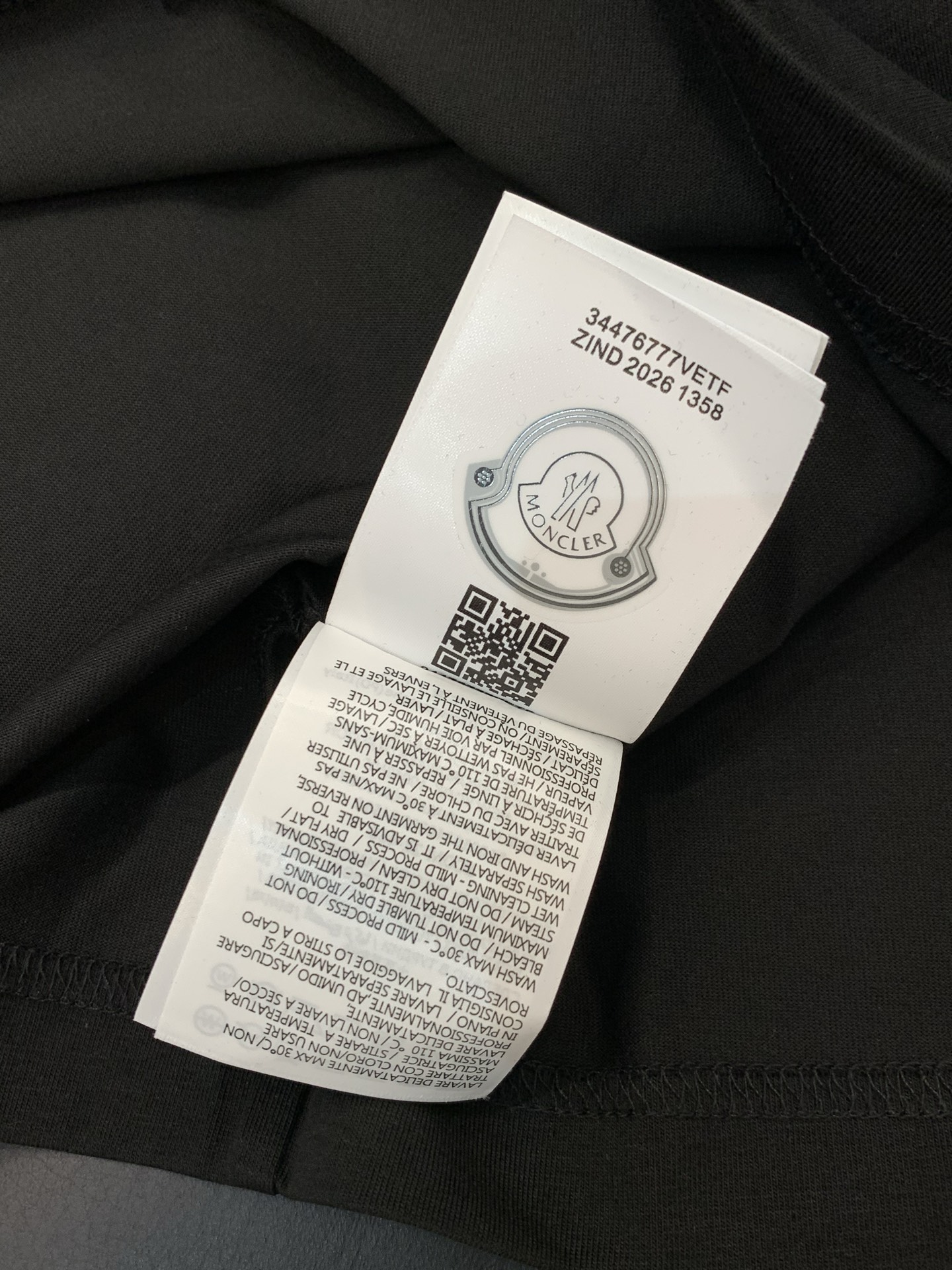 ，Moncler 蒙口，2026春夏最新品，专柜同步有售，原单狠货，时尚休闲圆领短袖T恤，上身舒适！吸睛