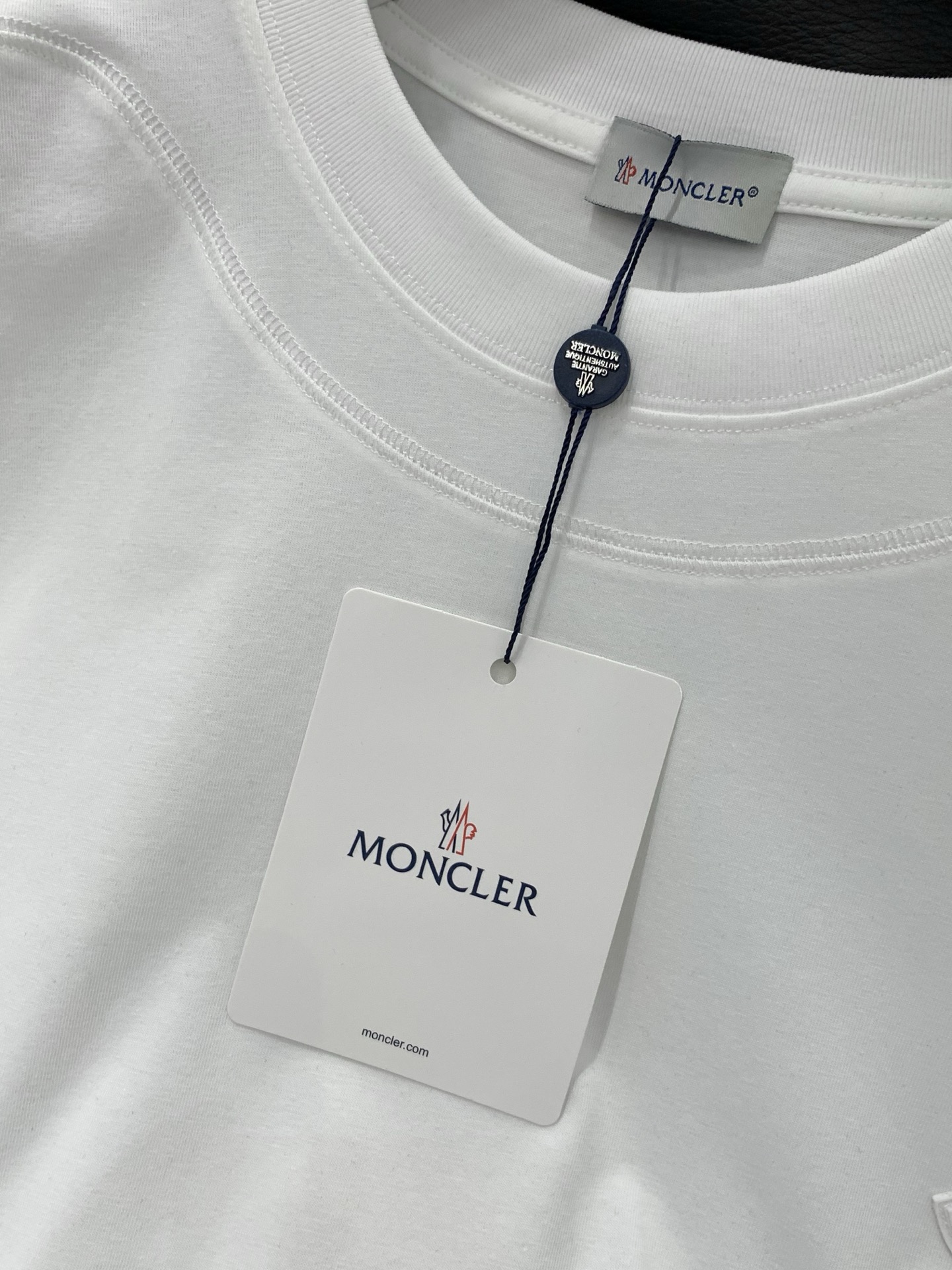 ，Moncler 蒙口，2026春夏最新品，专柜同步有售，原单狠货，时尚休闲圆领短袖T恤，上身舒适！吸睛