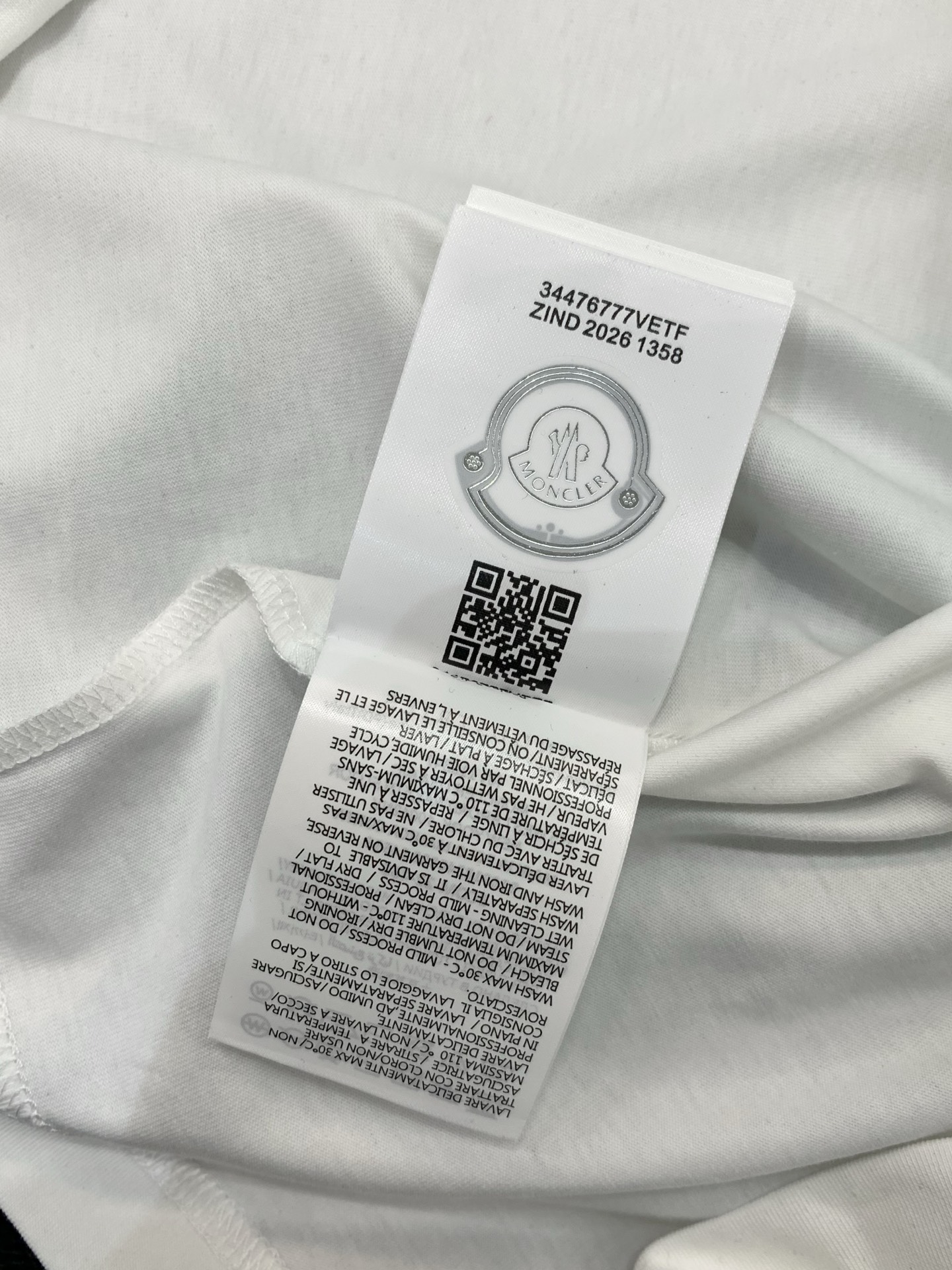 ，Moncler 蒙口，2026春夏最新品，专柜同步有售，原单狠货，时尚休闲圆领短袖T恤，上身舒适！吸睛