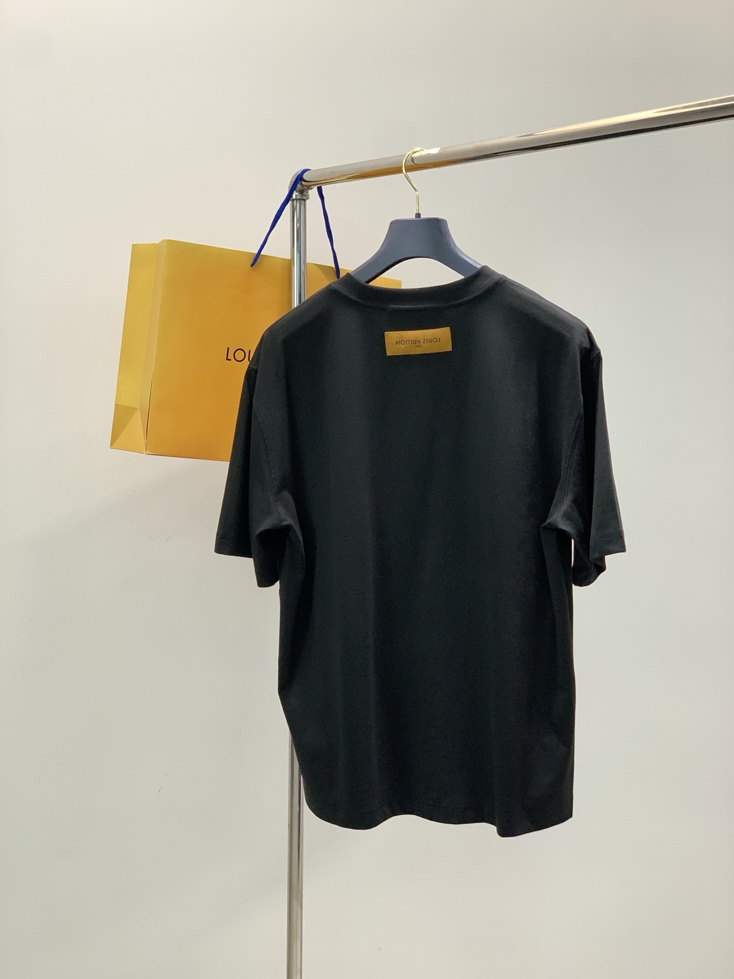 ，LouisVuitton 路易威登，夏季最新款，专柜同步有售，原单狠货，时尚休闲圆领短袖T恤，上身很有