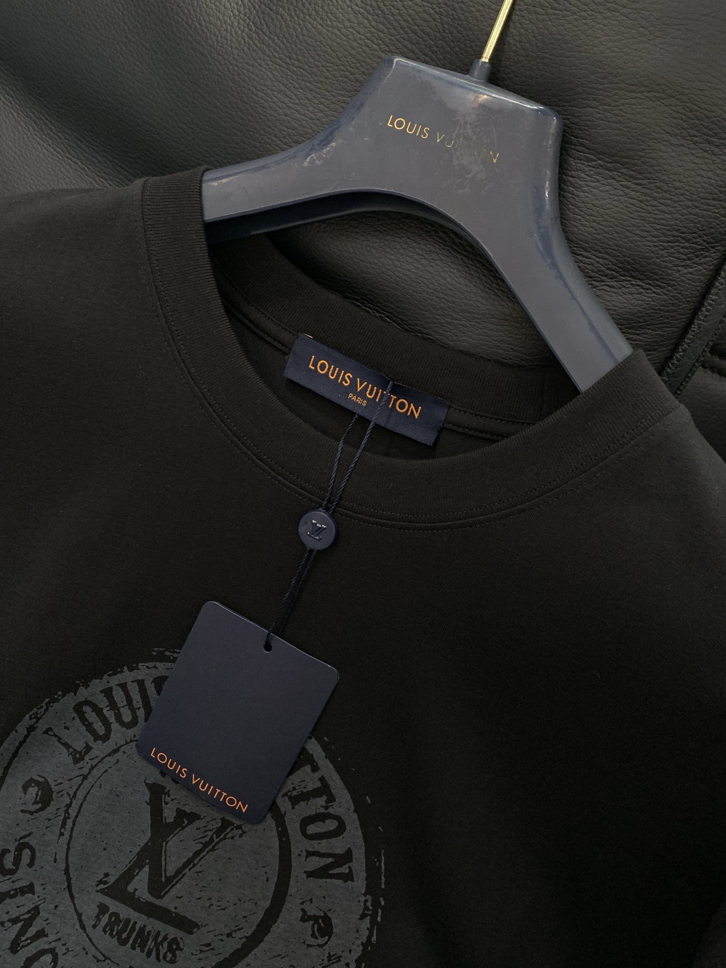 ，LouisVuitton 路易威登，夏季最新款，专柜同步有售，原单狠货，时尚休闲圆领短袖T恤，上身很有