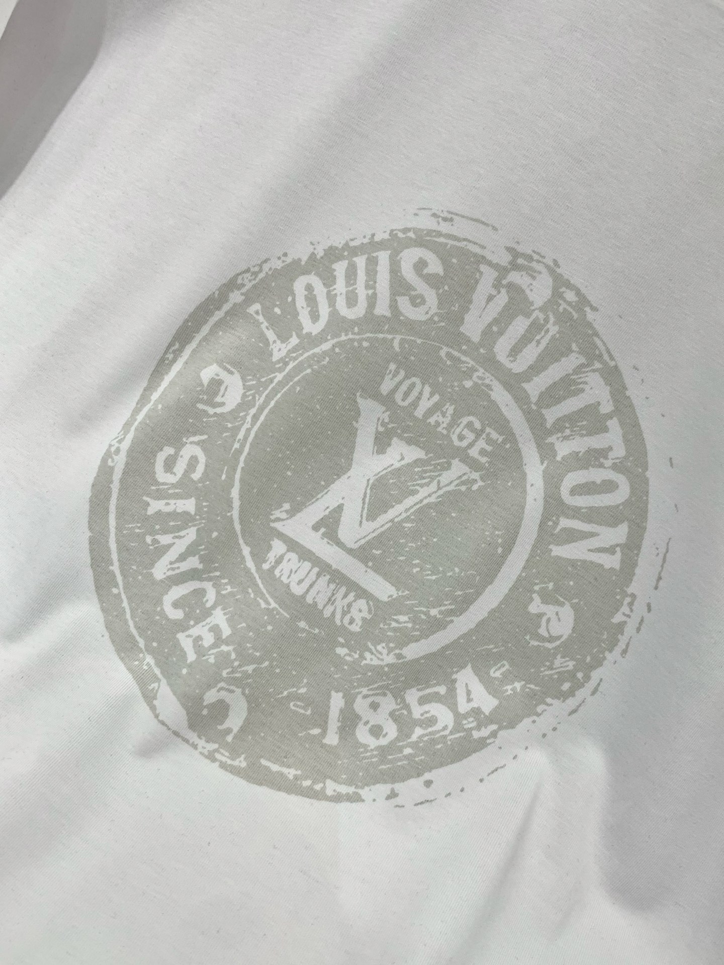 ，LouisVuitton 路易威登，夏季最新款，专柜同步有售，原单狠货，时尚休闲圆领短袖T恤，上身很有