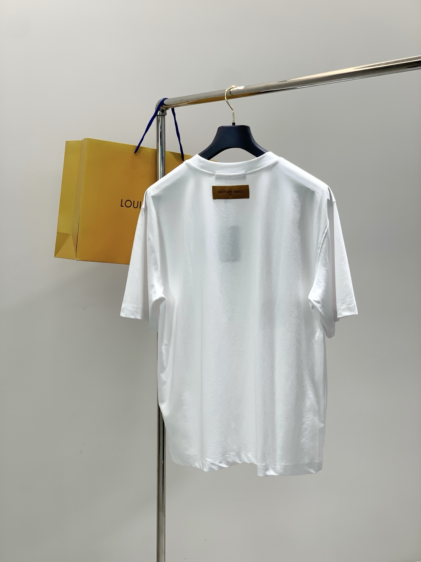 ，LouisVuitton 路易威登，夏季最新款，专柜同步有售，原单狠货，时尚休闲圆领短袖T恤，上身很有