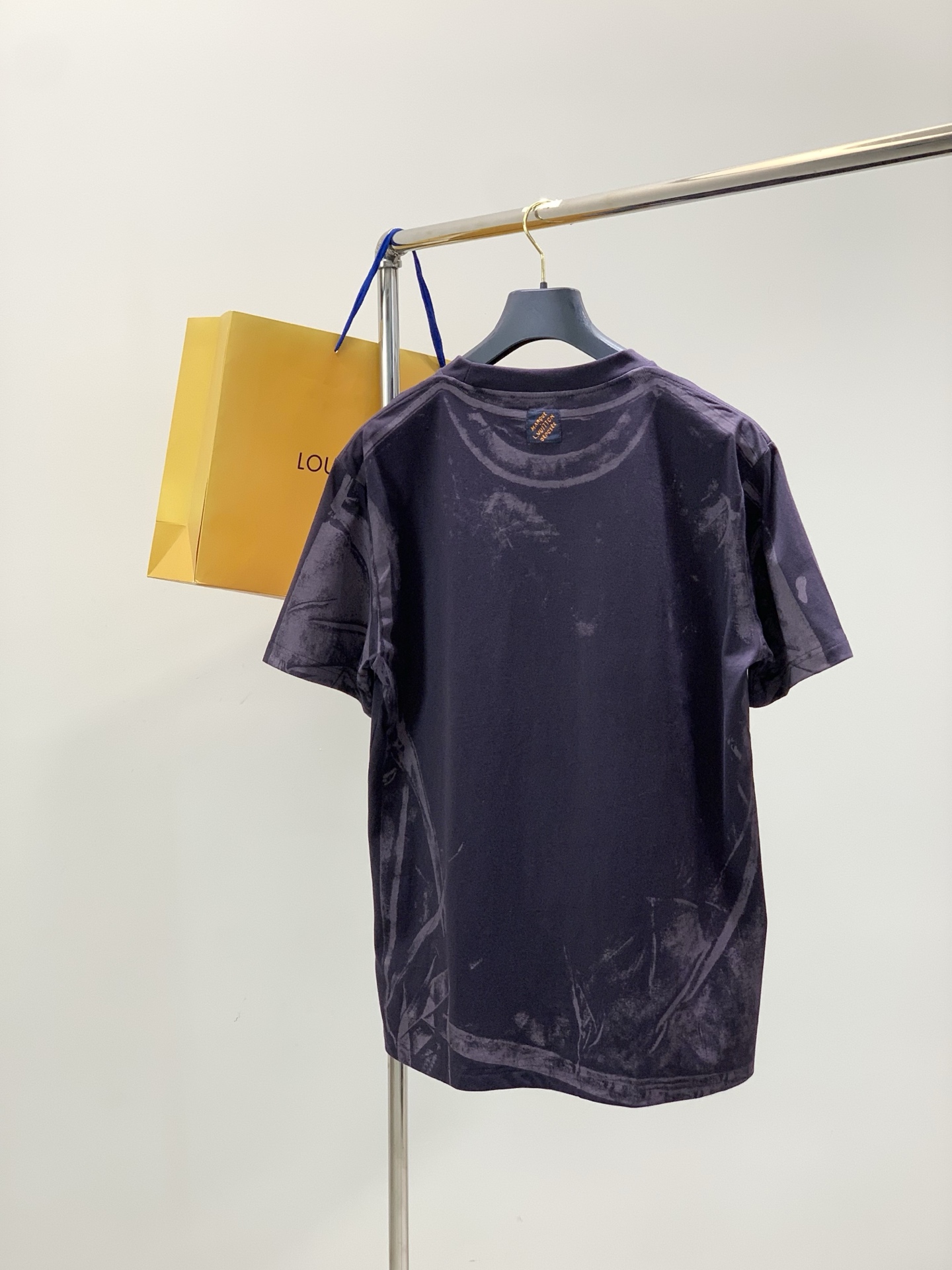 ，LouisVuitton 路易威登，2026春夏最新款，专柜同步有售，原单狠货，时尚休闲圆领短袖T恤，