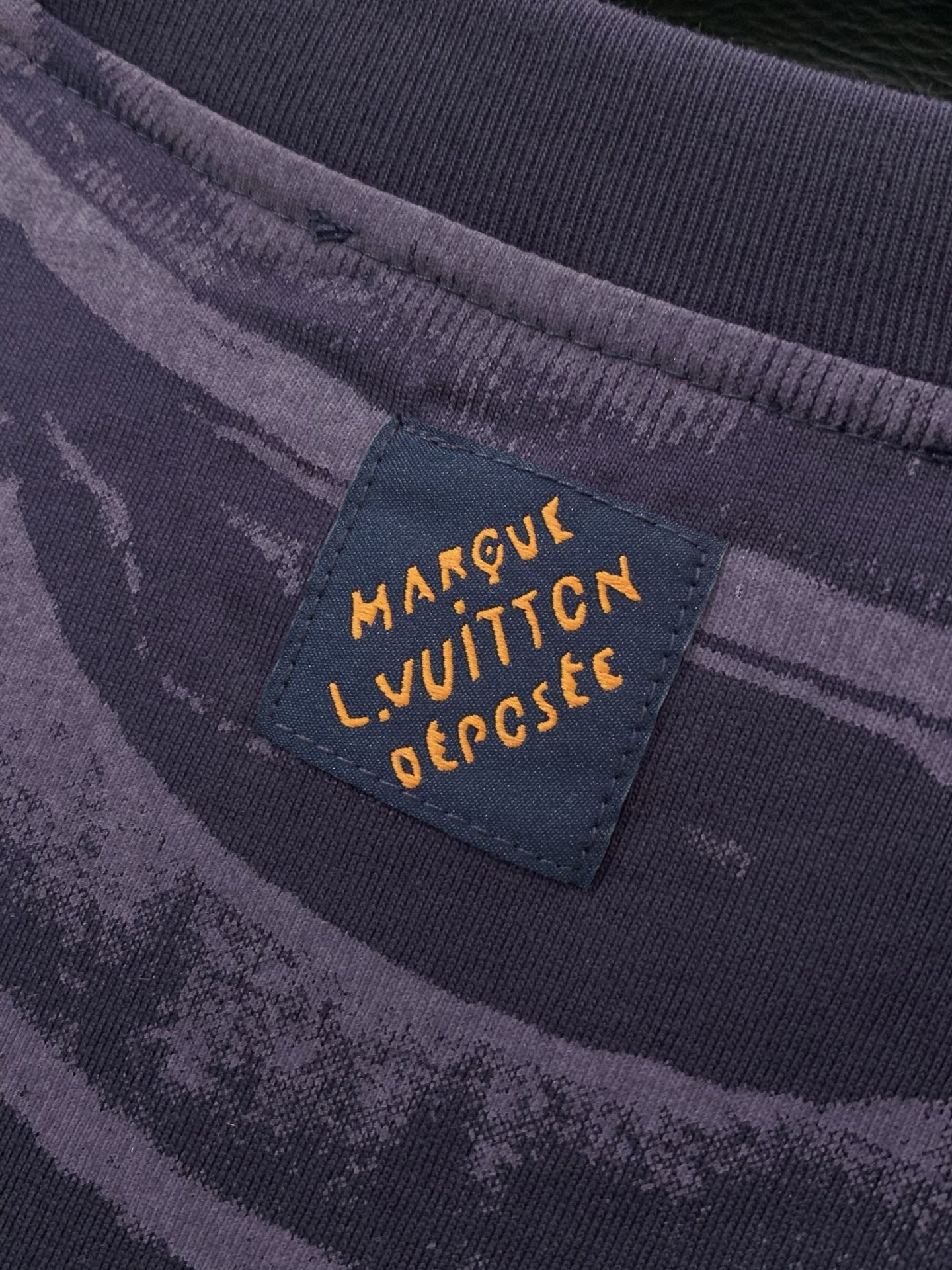，LouisVuitton 路易威登，2026春夏最新款，专柜同步有售，原单狠货，时尚休闲圆领短袖T恤，