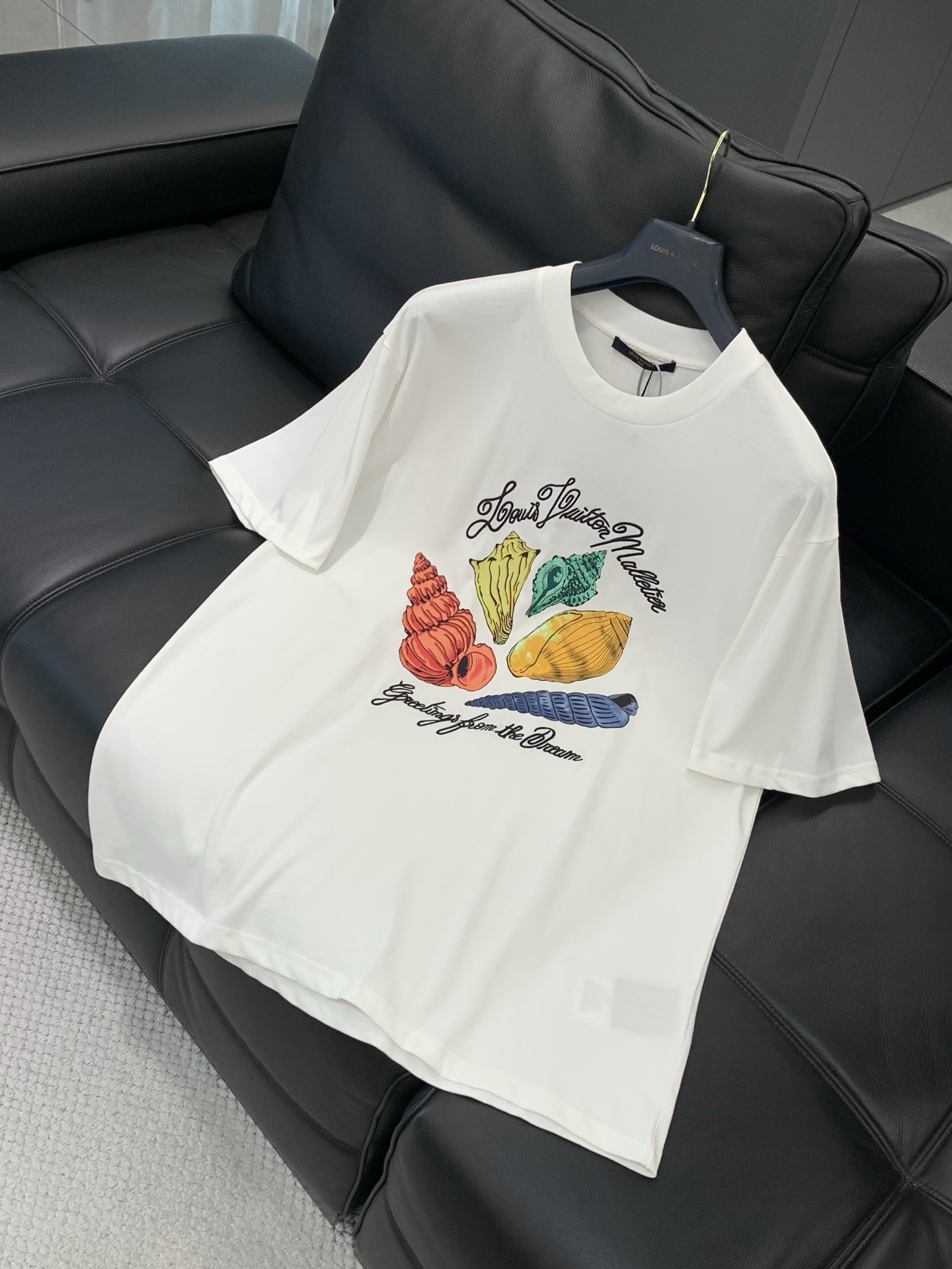 ，LouisVuitton 路易威登，2026春夏最新款，专柜同步有售，原单狠货，时尚休闲圆领短袖T恤，