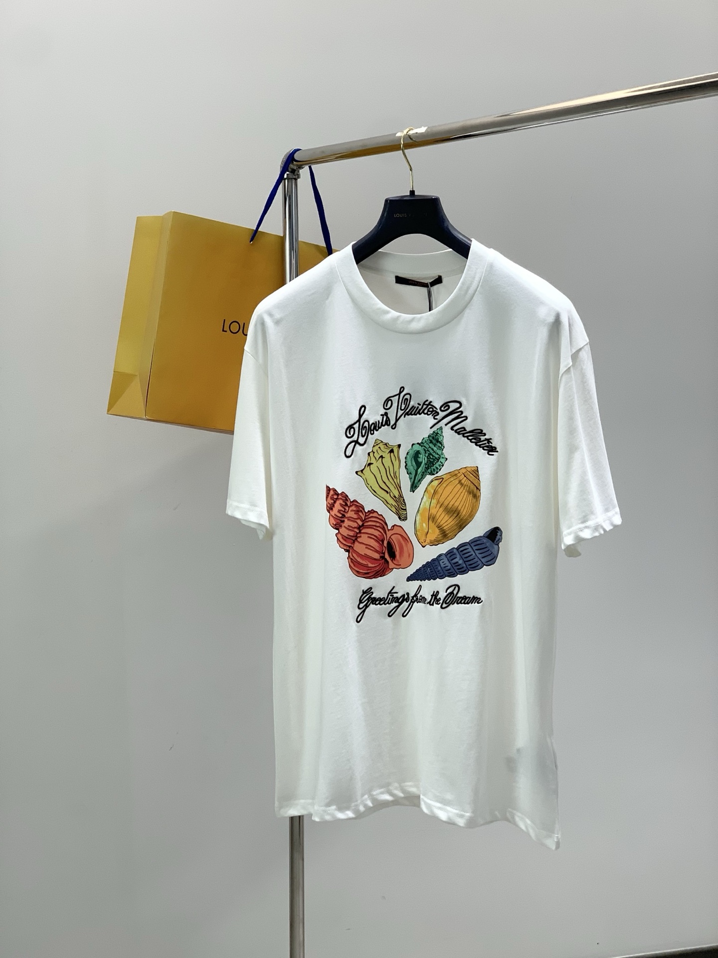 ，LouisVuitton 路易威登，2026春夏最新款，专柜同步有售，原单狠货，时尚休闲圆领短袖T恤，