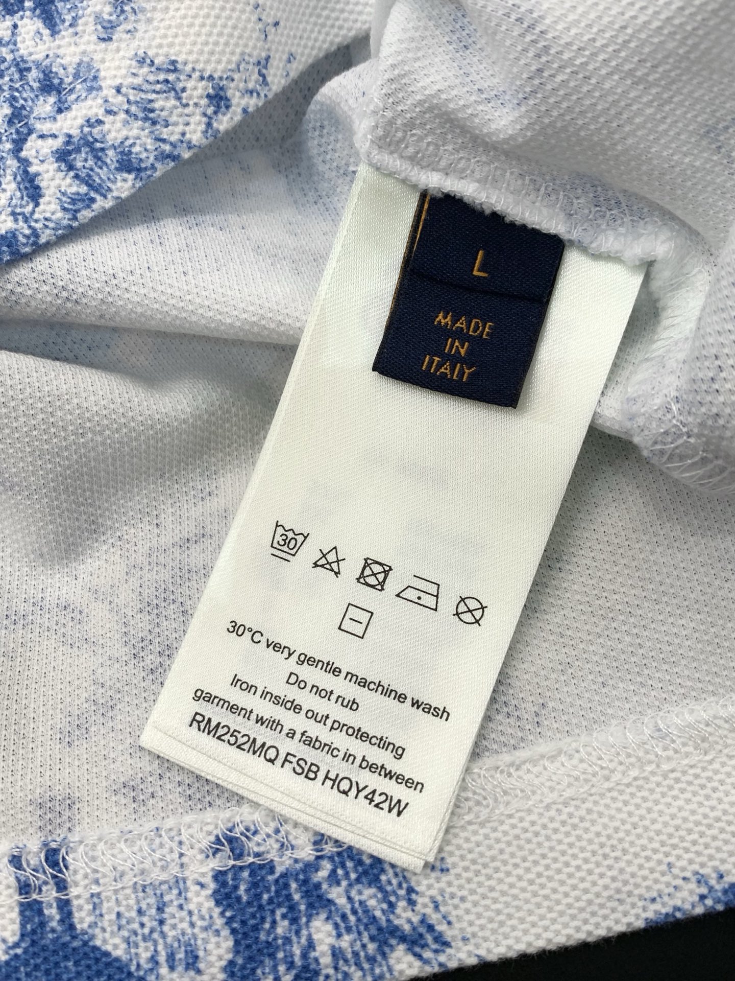 ，LouisVuitton 路易威登，2026春夏最新款，专柜同步有售，原单狠货，时尚休闲圆领短袖T恤，