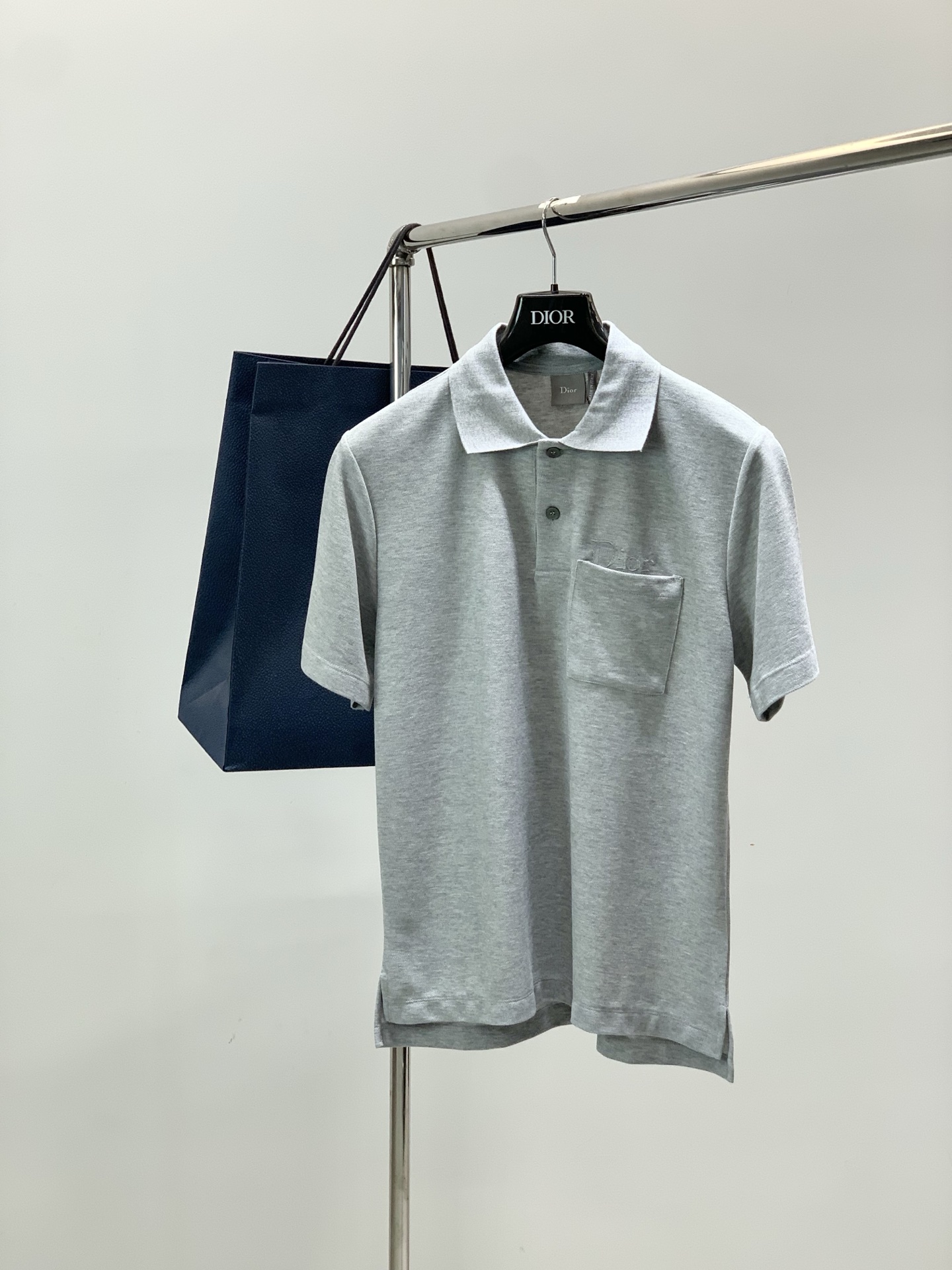 ，Dior 迪奥， 夏季新品，专柜同步有售，简约时尚休闲翻领短袖T恤，原版进口面料，舒适透气，顶级刺绣🪡