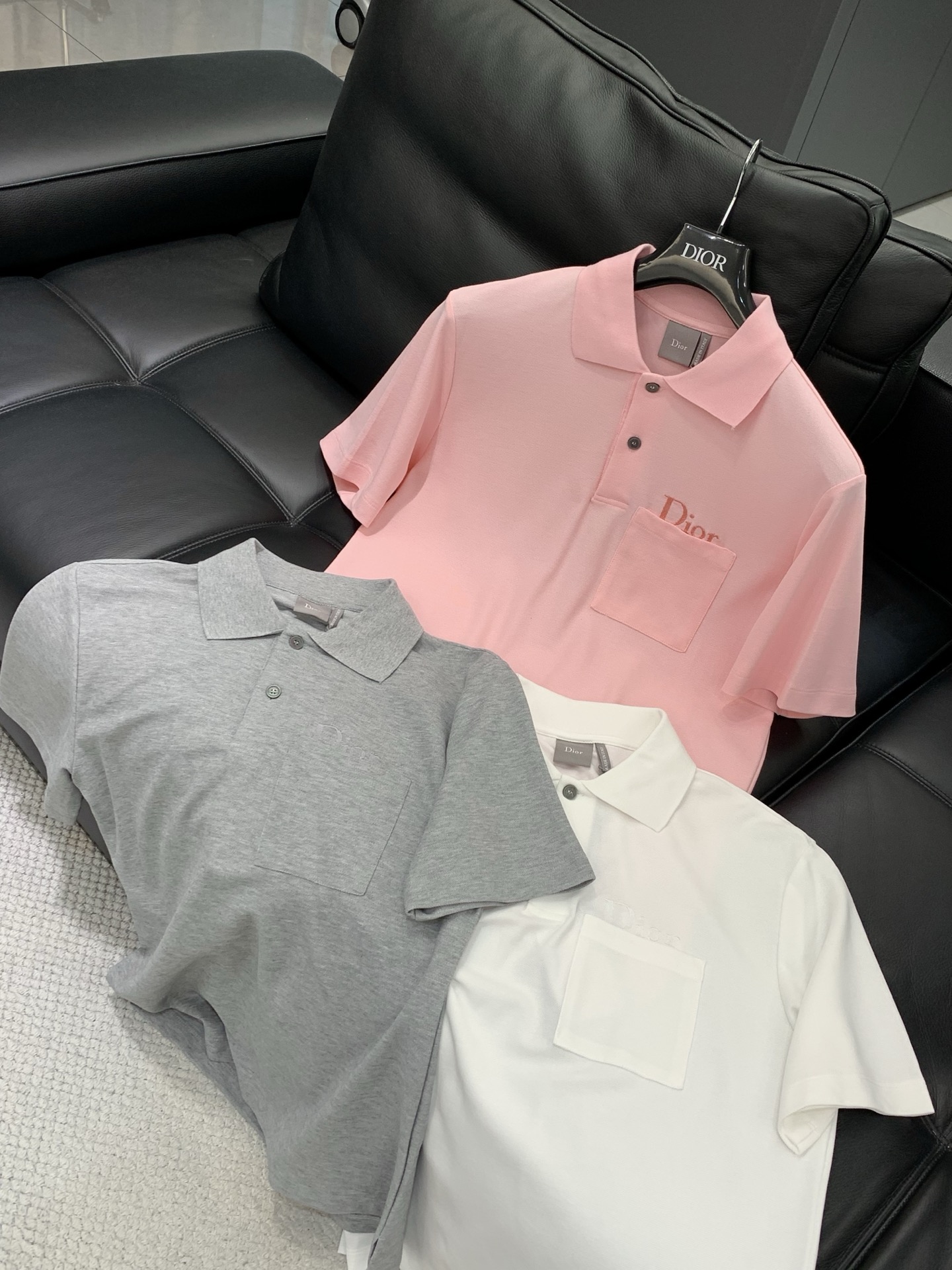 ，Dior 迪奥， 夏季新品，专柜同步有售，简约时尚休闲翻领短袖T恤，原版进口面料，舒适透气，顶级刺绣🪡