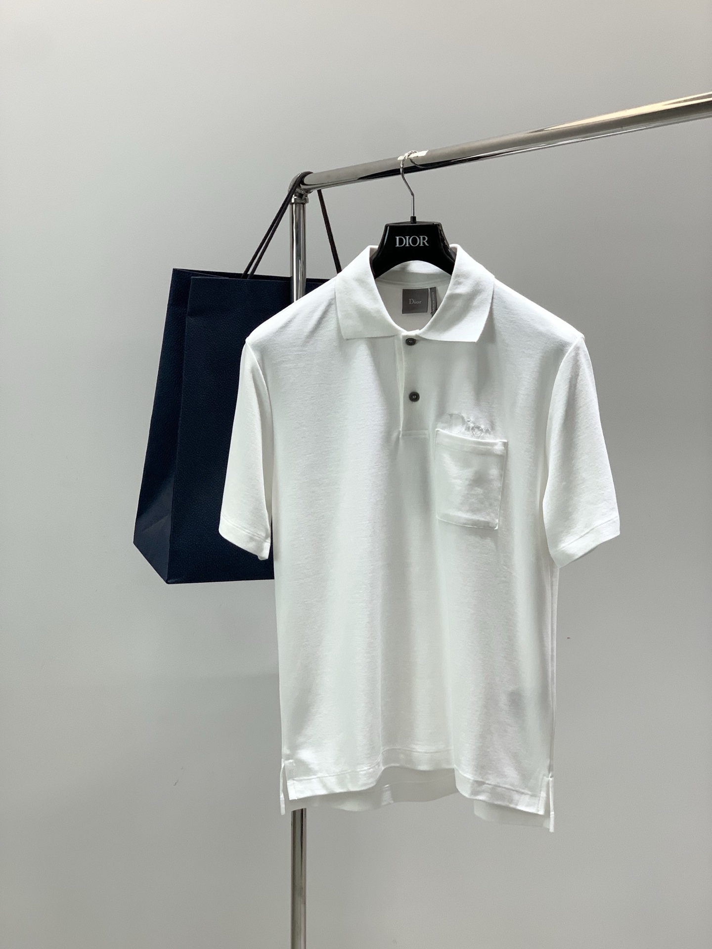 ，Dior 迪奥， 夏季新品，专柜同步有售，简约时尚休闲翻领短袖T恤，原版进口面料，舒适透气，顶级刺绣🪡
