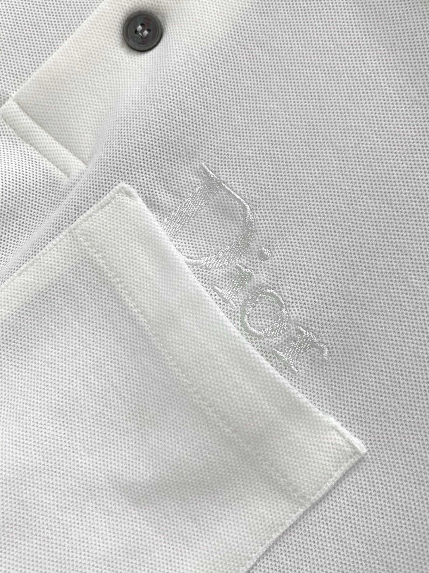 ，Dior 迪奥， 夏季新品，专柜同步有售，简约时尚休闲翻领短袖T恤，原版进口面料，舒适透气，顶级刺绣🪡