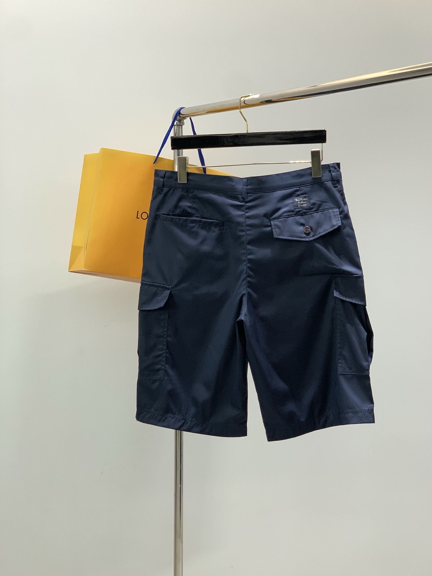 ，LouisVuitton 路易威登，2026夏季最新款，专柜同步有售，原单狠货，时尚休闲短裤，上身很有