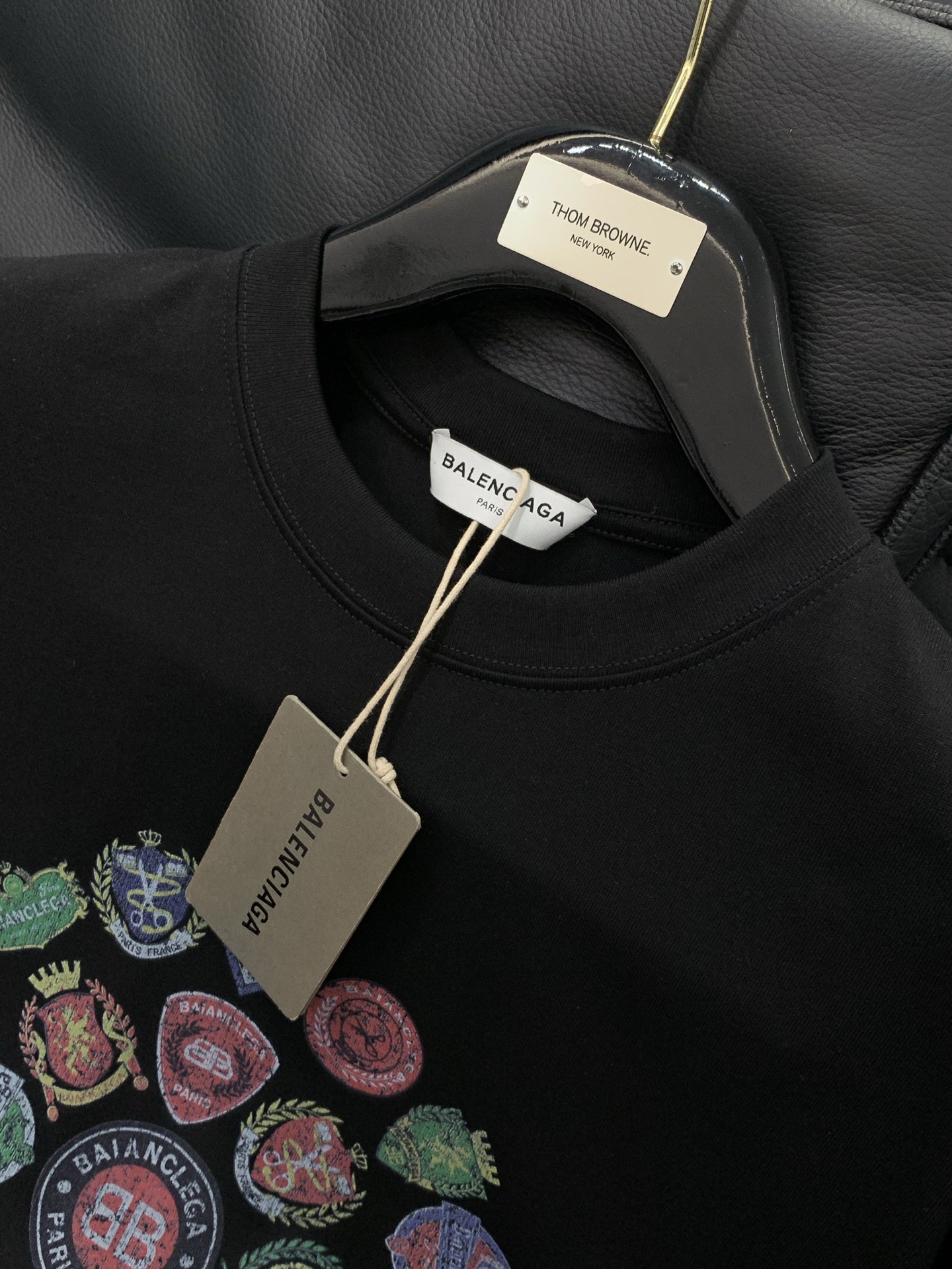 ，Balenciaga 巴黎世家，2026春夏最新款，专柜同步有售，原单狠货，爆款时尚休闲圆领短袖T恤，