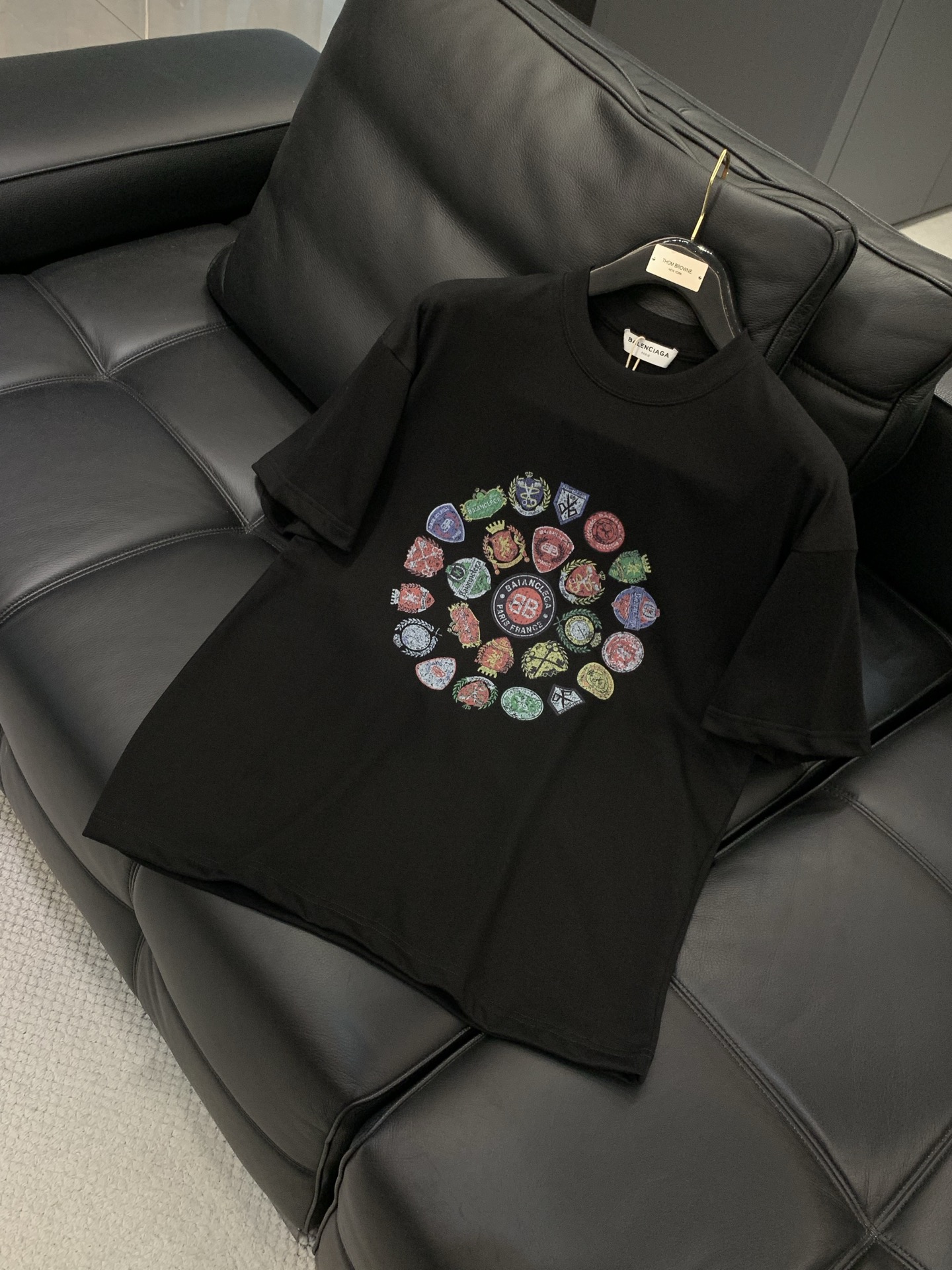 ，Balenciaga 巴黎世家，2026春夏最新款，专柜同步有售，原单狠货，爆款时尚休闲圆领短袖T恤，