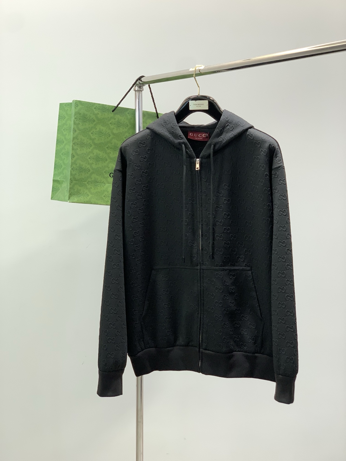 ，Gucci 古驰，2026春季最新款，专柜同步有售，原单狠货，时尚休闲连帽外套，上身很有特点！吸睛而有