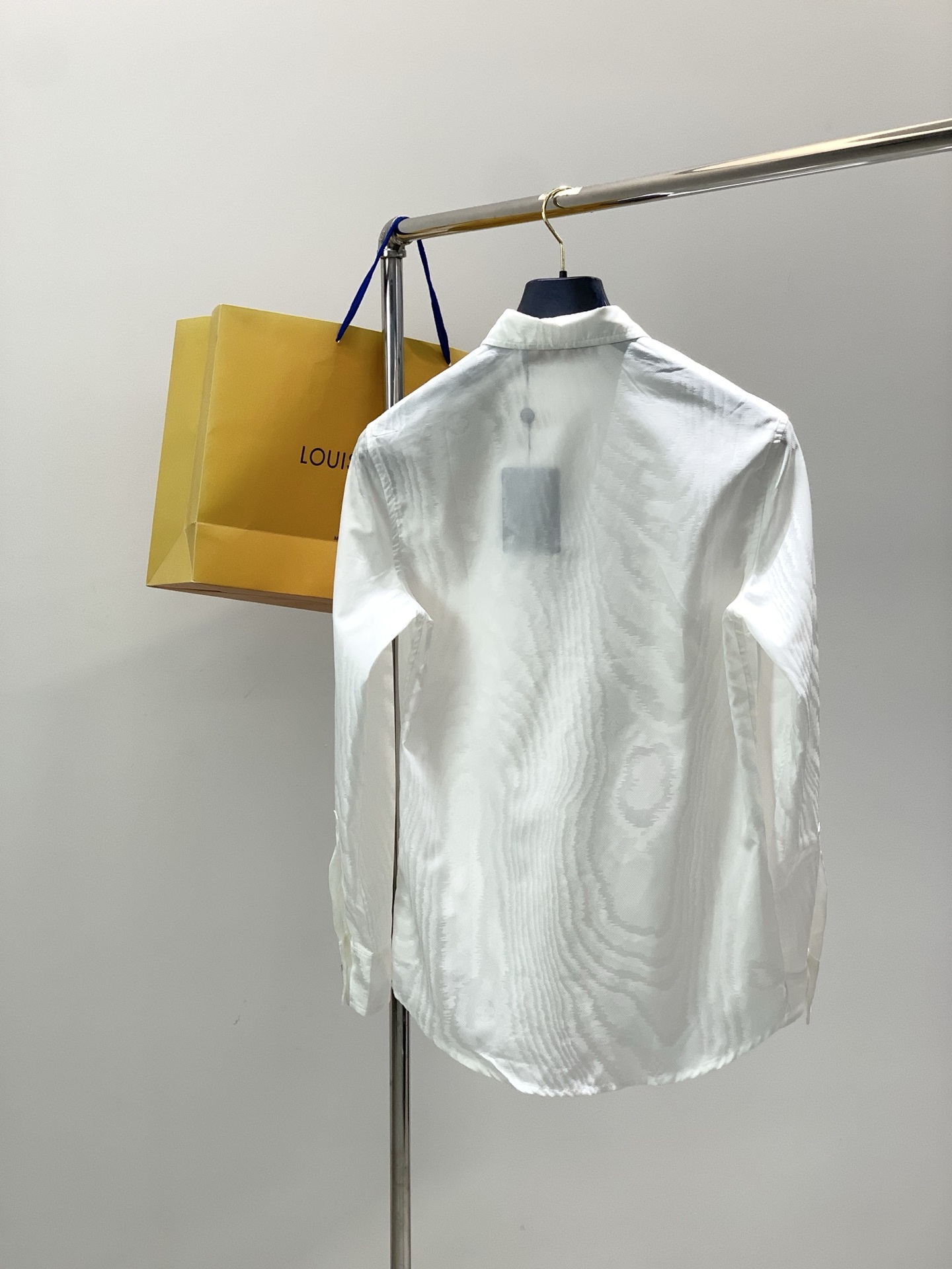 ，LouisVuitton 路易威登，2026春季最新款，专柜同步有售，原单狠货，时尚休闲长袖衬衫，上身