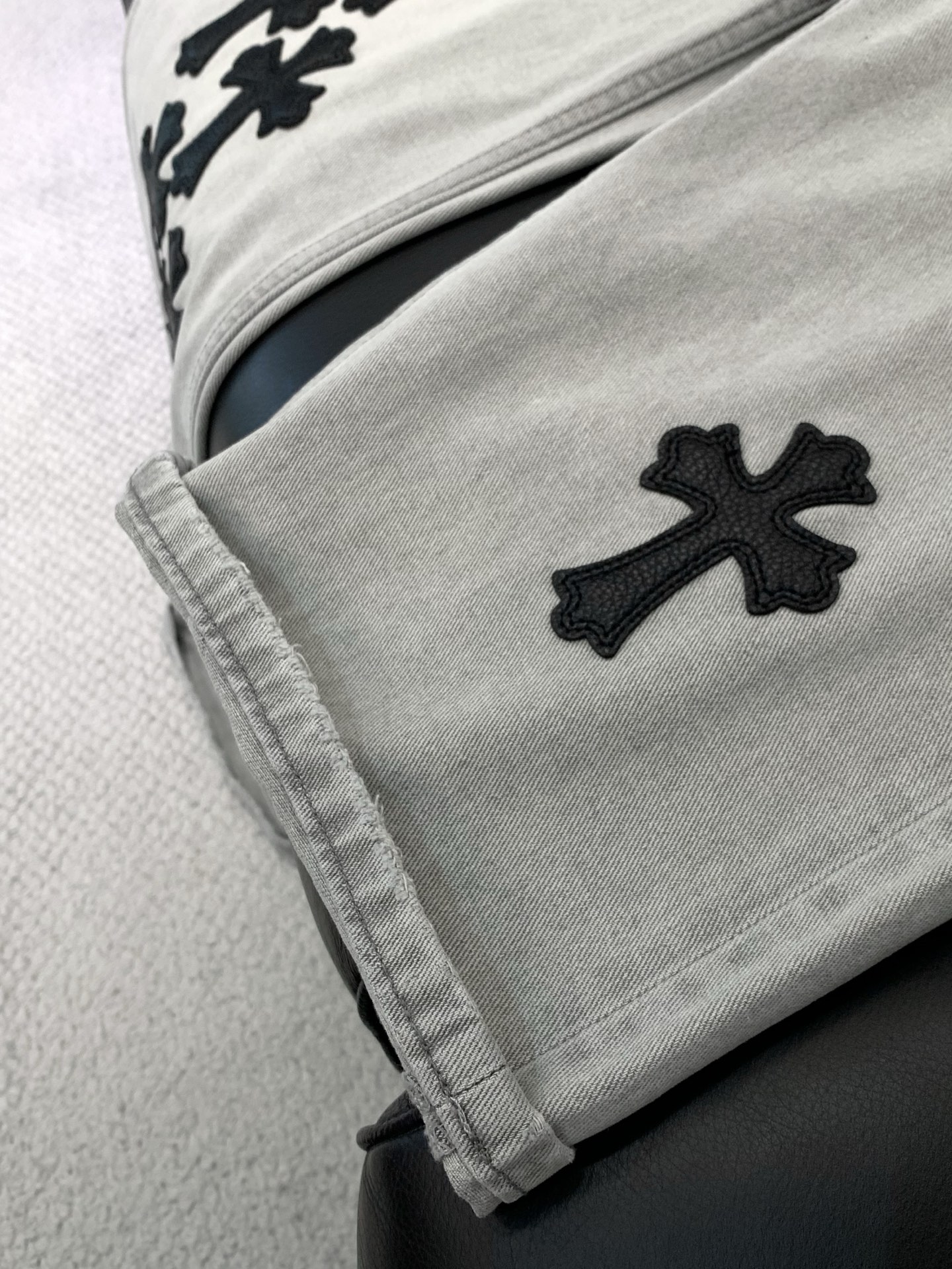 ，Chrome Hearts 克罗心，2026春季新品，专柜同步有售，原单狠货，时尚休闲水洗牛仔裤，采用