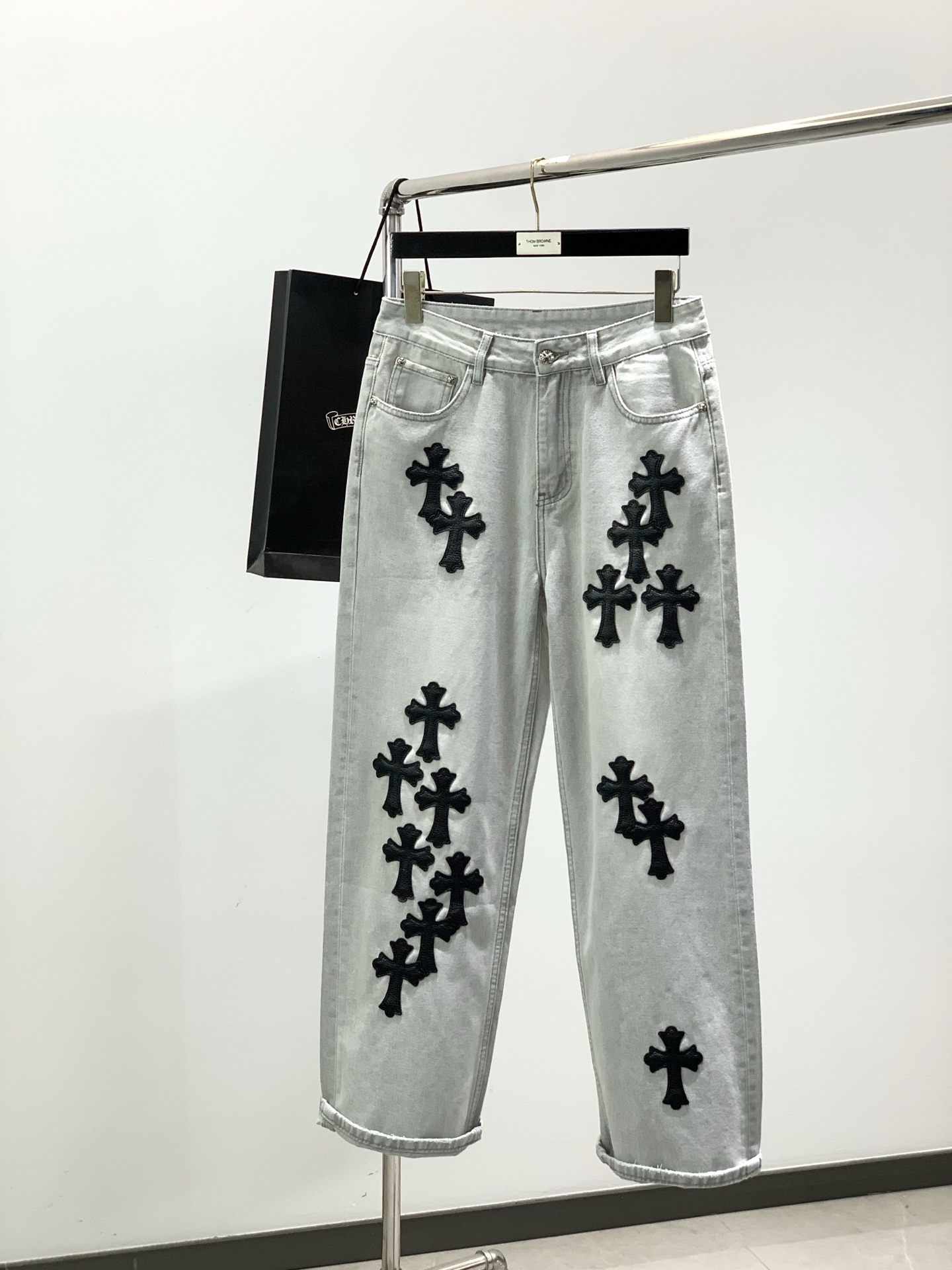，Chrome Hearts 克罗心，2026春季新品，专柜同步有售，原单狠货，时尚休闲水洗牛仔裤，采用