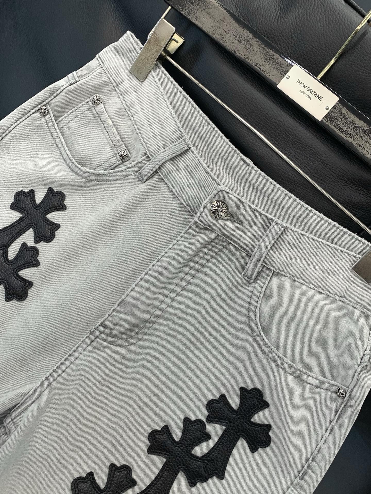 ，Chrome Hearts 克罗心，2026春季新品，专柜同步有售，原单狠货，时尚休闲水洗牛仔裤，采用