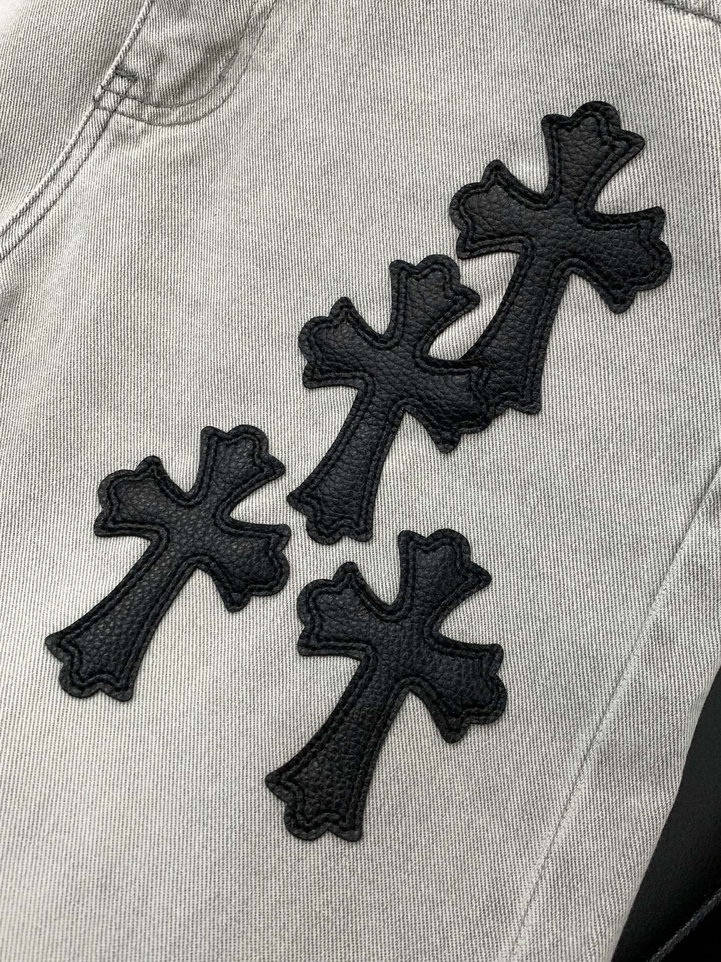 ，Chrome Hearts 克罗心，2026春季新品，专柜同步有售，原单狠货，时尚休闲水洗牛仔裤，采用