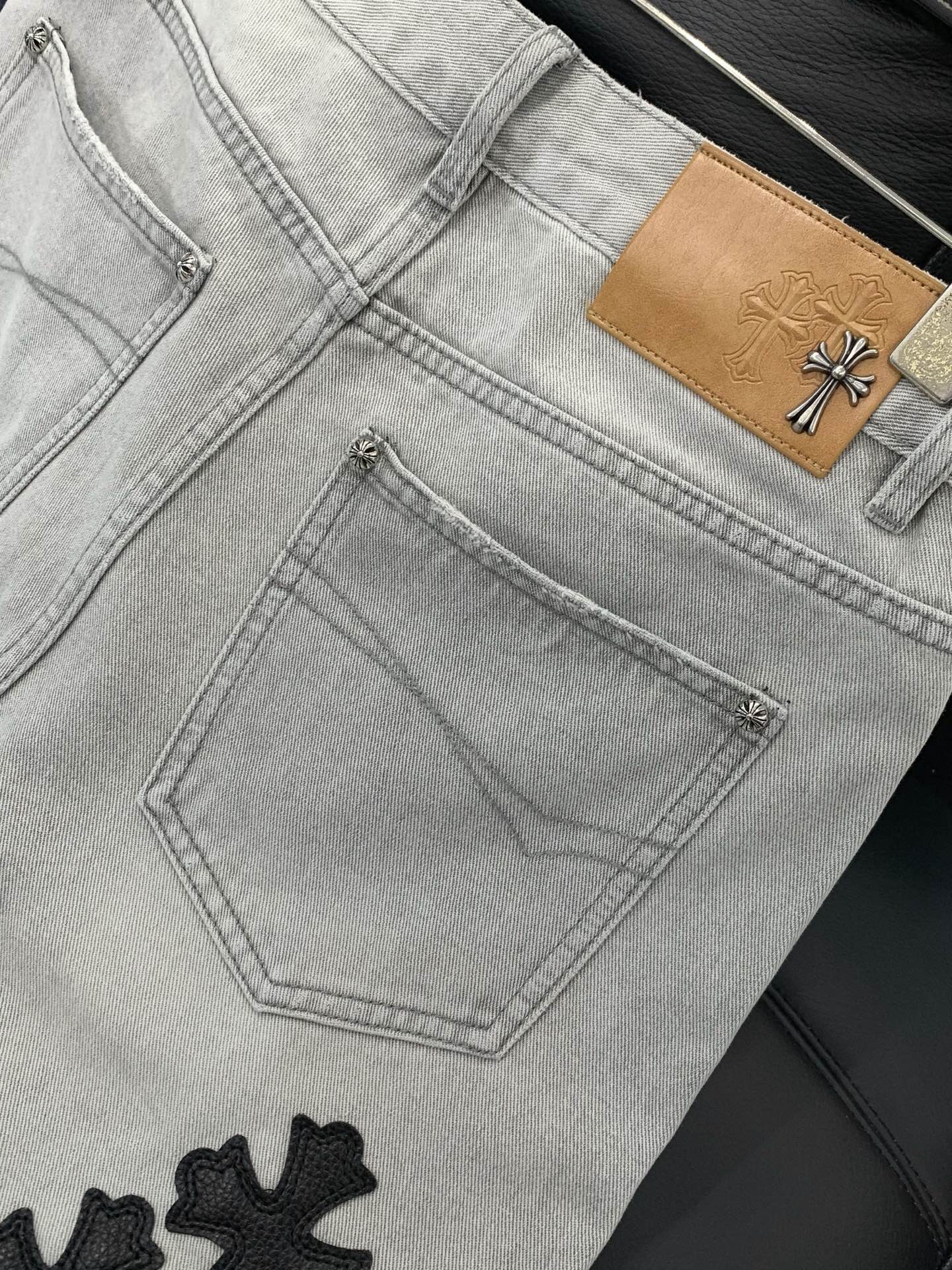 ，Chrome Hearts 克罗心，2026春季新品，专柜同步有售，原单狠货，时尚休闲水洗牛仔裤，采用