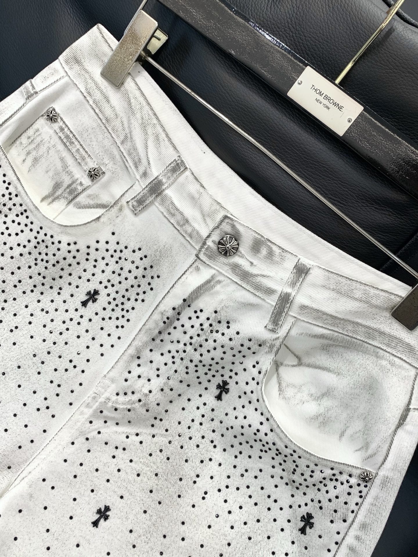 ，Chrome Hearts 克罗心，2026春季新品，专柜同步有售，原单狠货，时尚休闲水洗牛仔裤，采用