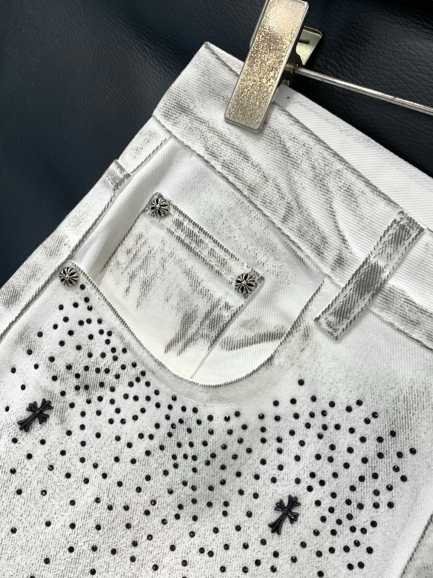，Chrome Hearts 克罗心，2026春季新品，专柜同步有售，原单狠货，时尚休闲水洗牛仔裤，采用