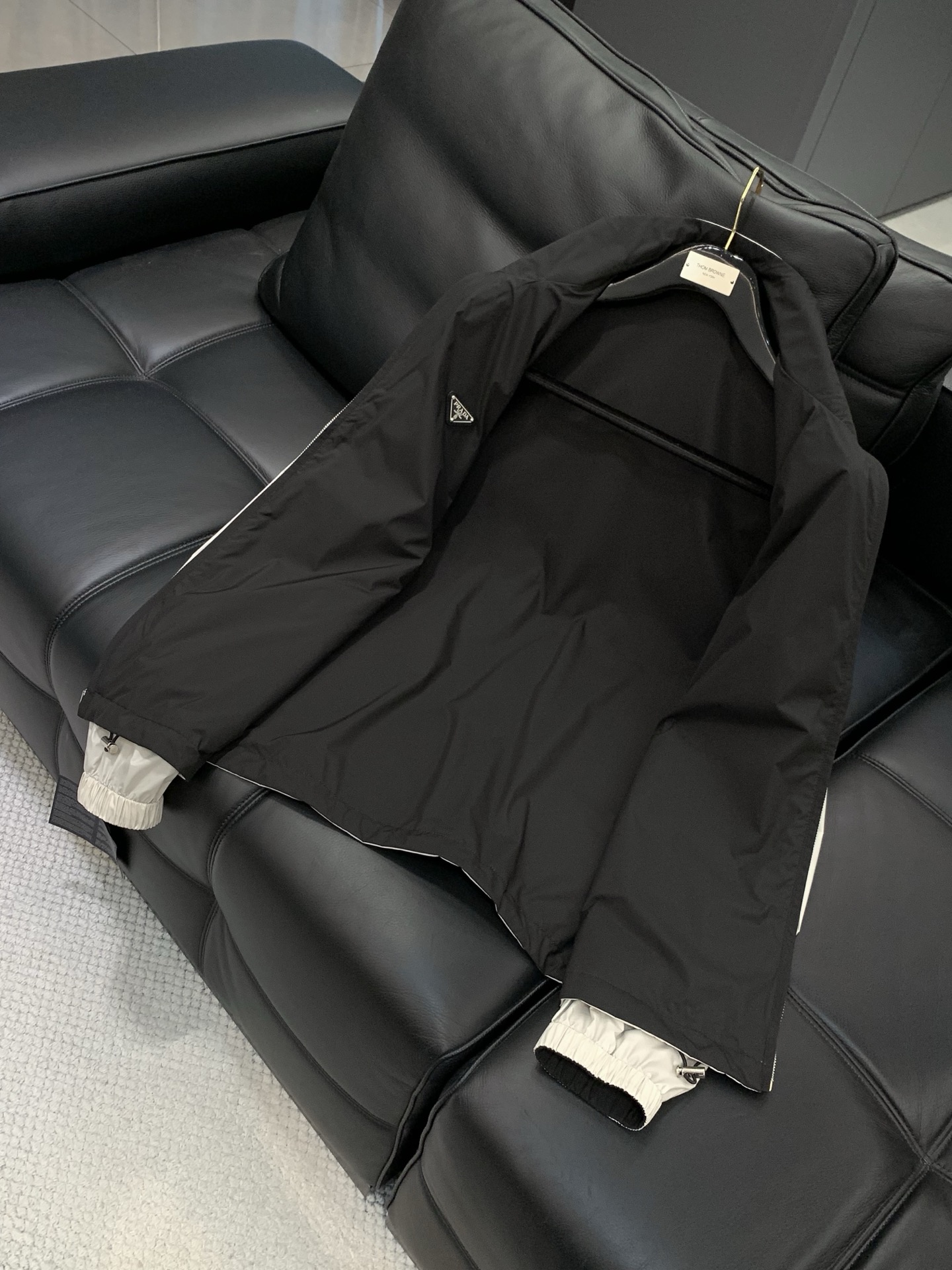 ，PRADA 普拉达，2026春季最新品，专柜同步有售，时尚休闲两面穿夹克外套，进口原版面料，做工极为复