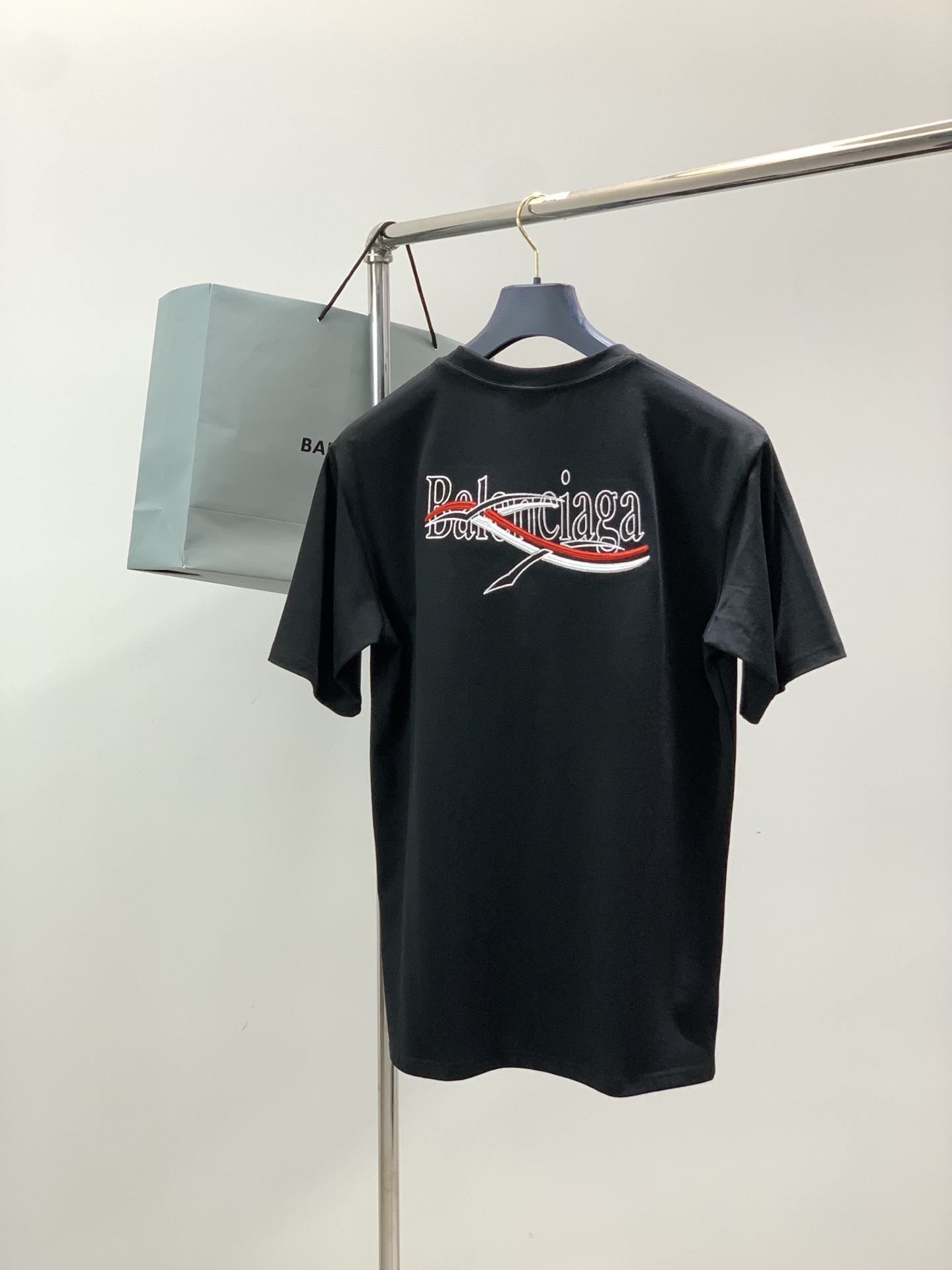 ，Balenciaga 巴黎世家，2026春夏最新款，专柜同步有售，原单狠货，爆款时尚休闲圆领短袖T恤，