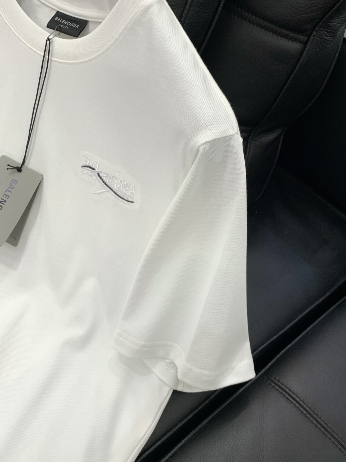 ，Balenciaga 巴黎世家，2026春夏最新款，专柜同步有售，原单狠货，爆款时尚休闲圆领短袖T恤，