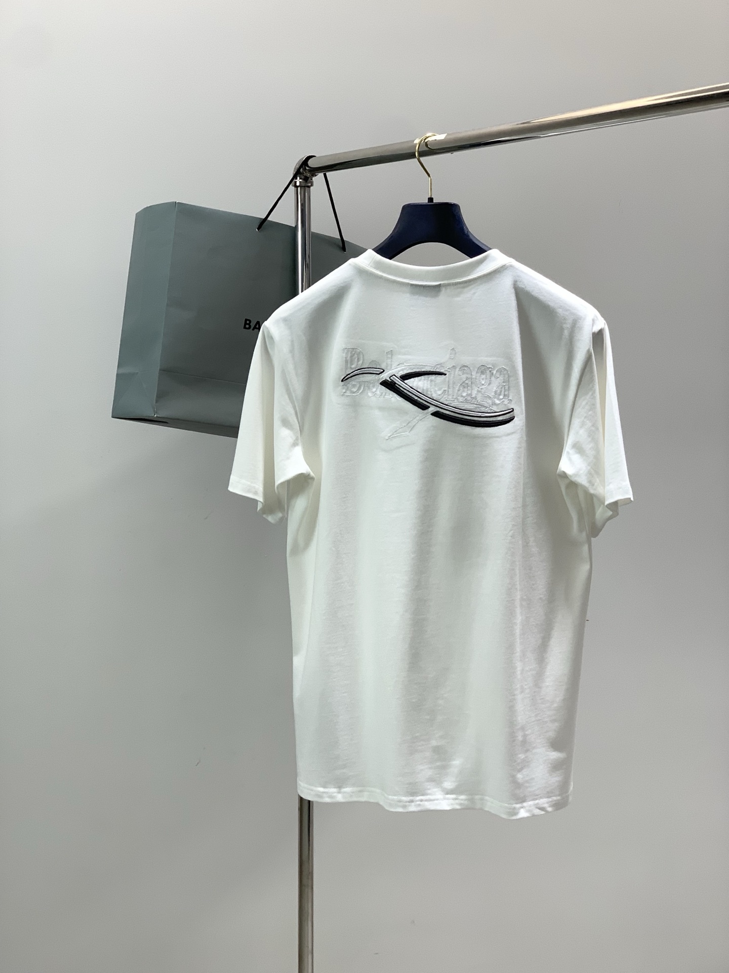 ，Balenciaga 巴黎世家，2026春夏最新款，专柜同步有售，原单狠货，爆款时尚休闲圆领短袖T恤，