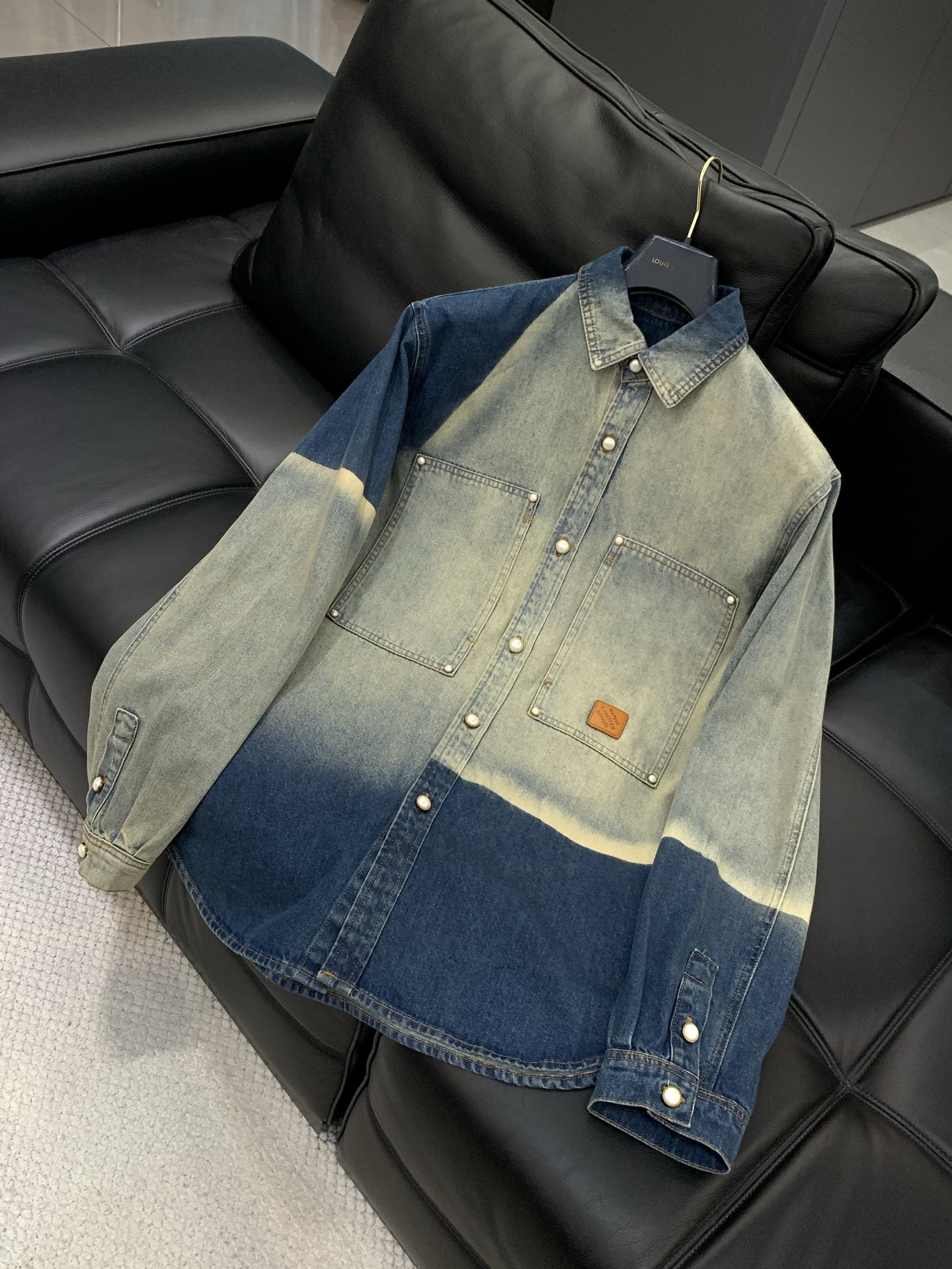 ，LouisVuitton 路易威登，2026春季最新款，专柜同步有售，原单狠货，时尚休闲牛仔外套，上身